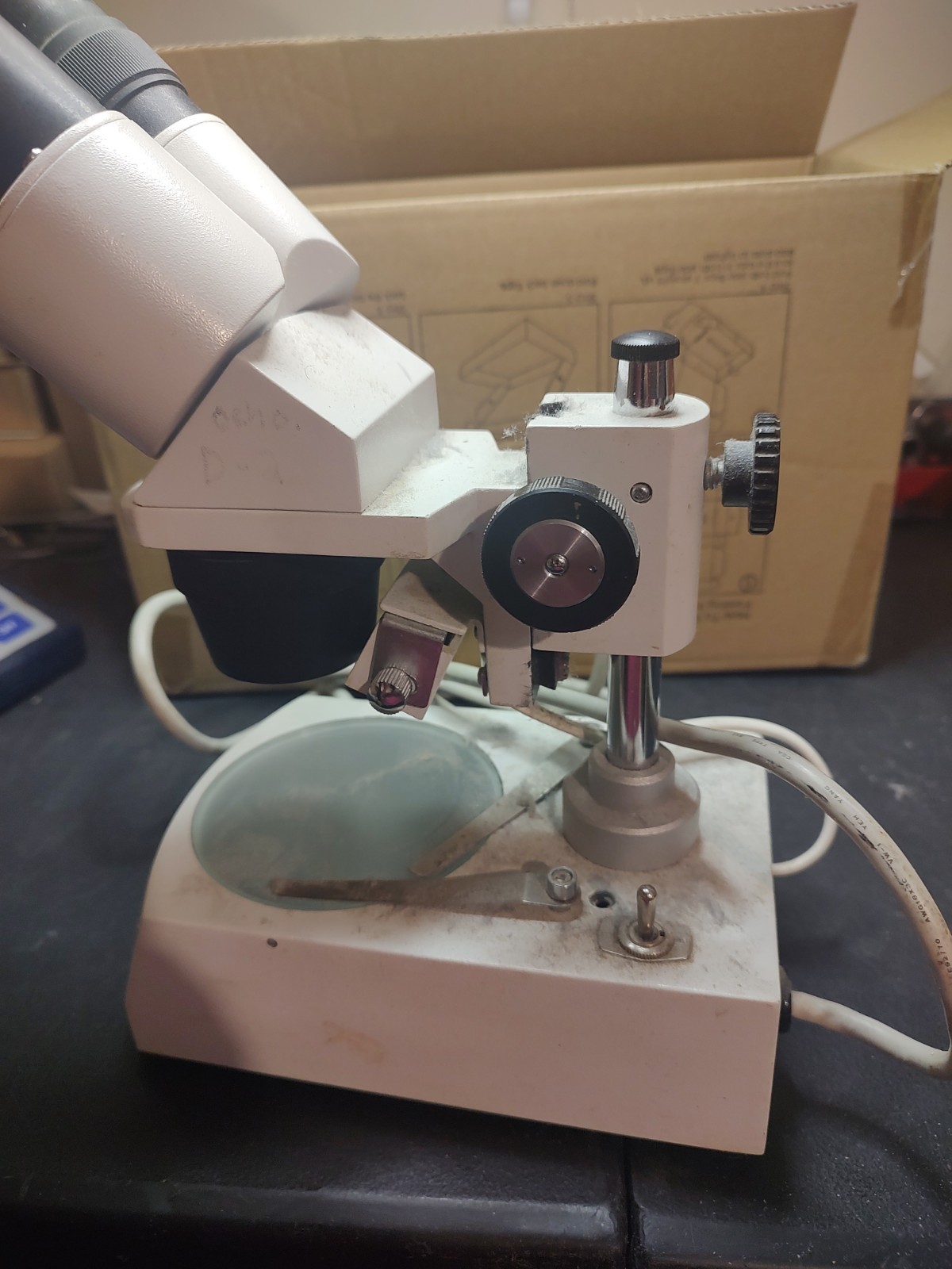 Unbranded? Lab Microscope WF 10X Backlit 2 Eyepieces Works Great