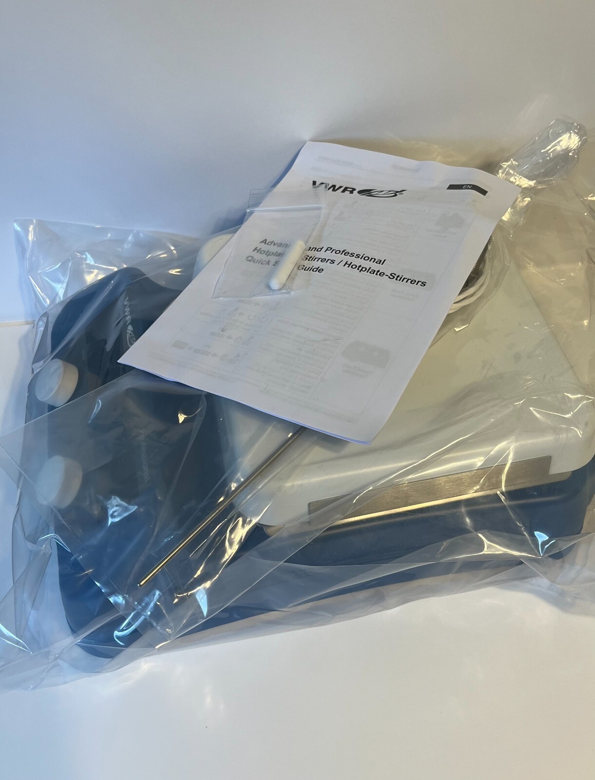 VWR 76447-044 HOTPLATE STIRRER 7 × 7″ CERAMIC TO 500 °C 60 – 1600 RPM