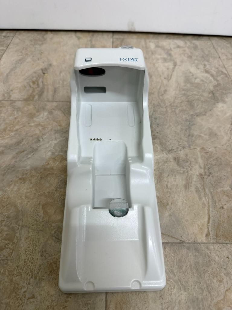 Abbott i-STAT 1 iSTAT1 MN: 300 Handheld Blood Hematology Analyzer System