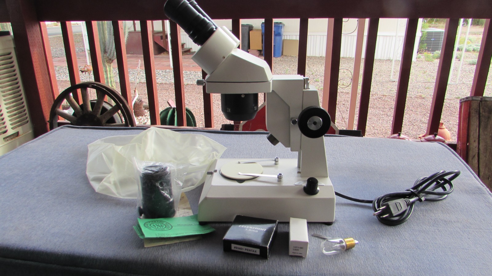 OLD SCHOOL COIN INSPECTION LIGHTED MICROSCOPE MP-413 W/ 35MM SLR CAMERA ADAPTER