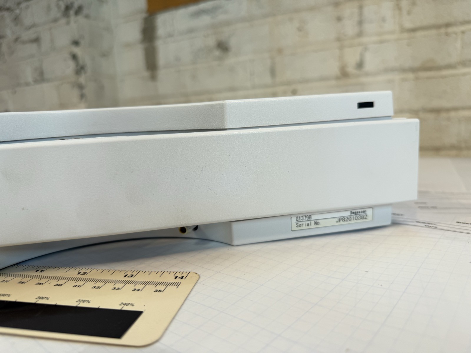 Agilent 1200 G1379B Micro Vacuum Degasser HPLC S/N JP82010382 — Powers On
