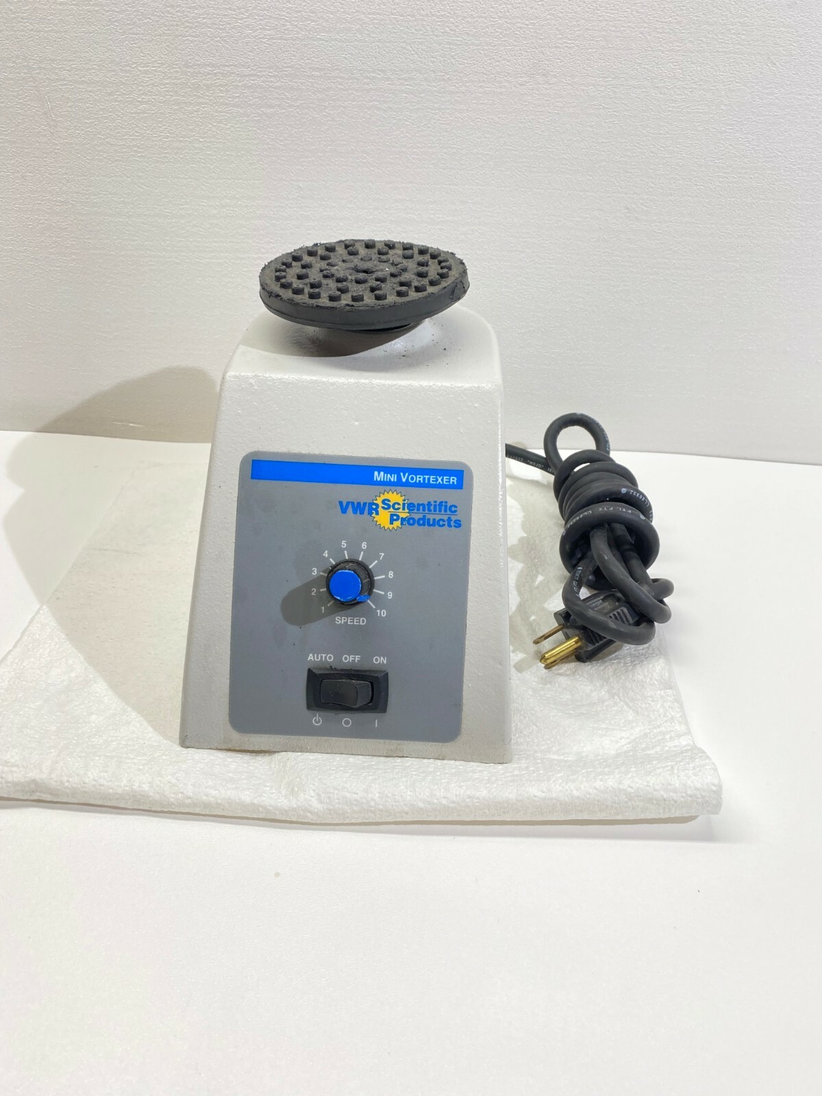 VWR Mini Vortexer 58816-121 Model 945300 VM-3000 Flat Top With Warranty
