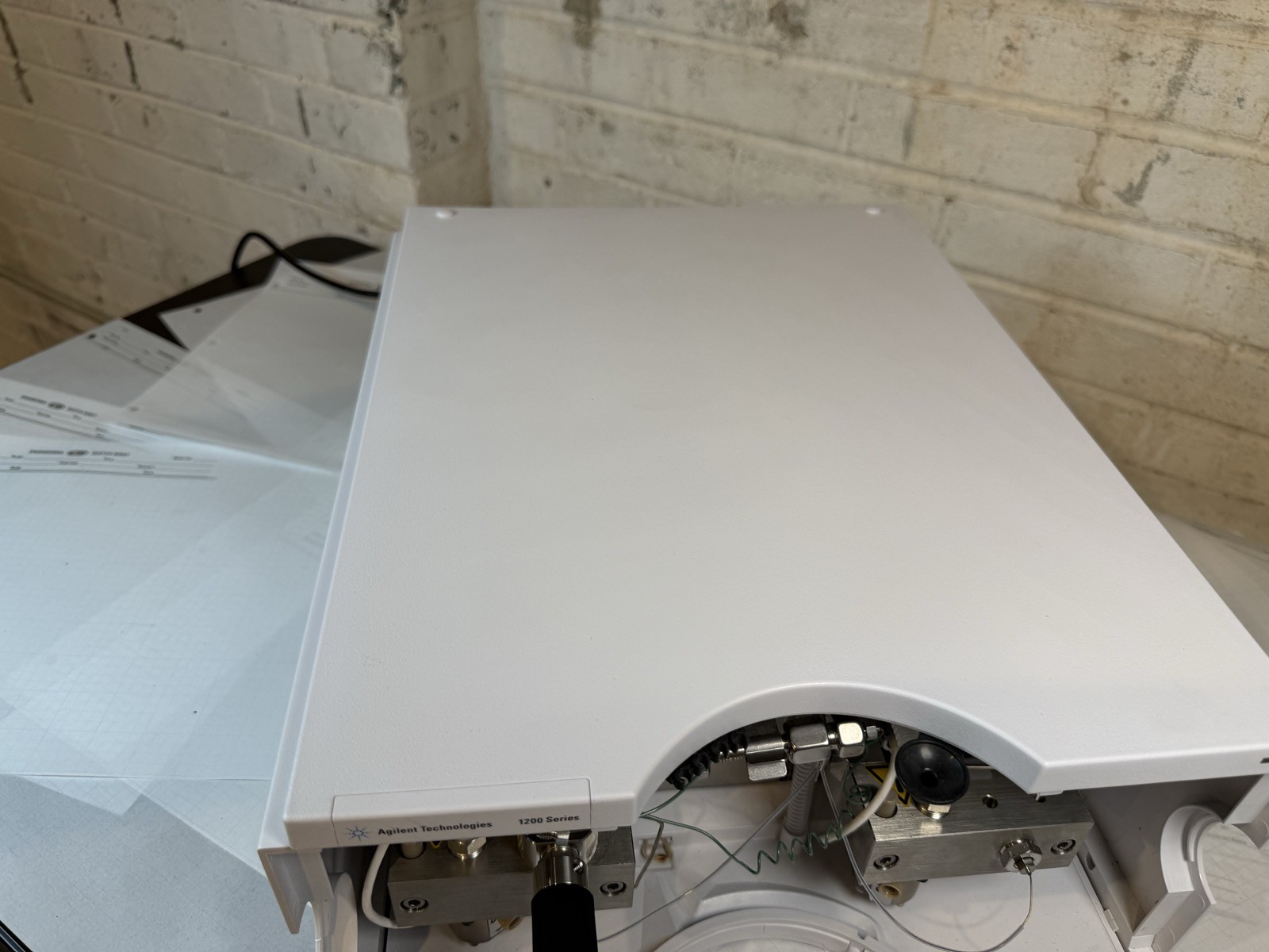 Agilent 1200 G1312B Binary Pump SL HPLC S/N DE63061437 — Powers On, Pumps Water