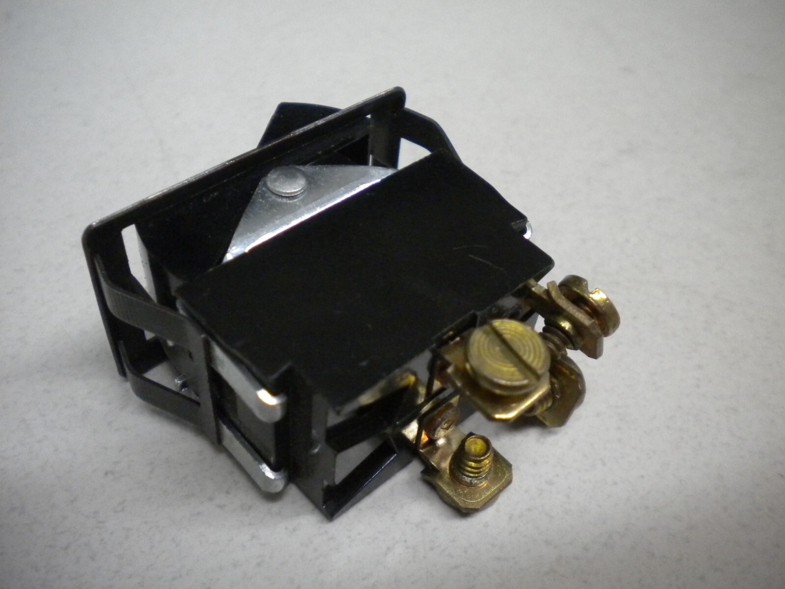 Unbranded Rocker Switch from a Precision Scientific 31037 Incubator – 10A/250V