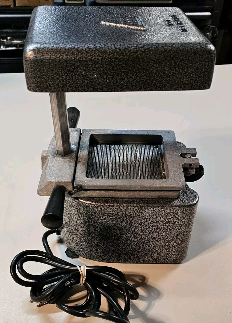 Ultradent P105-U01 Dental Lab Vacuum Forming Machine