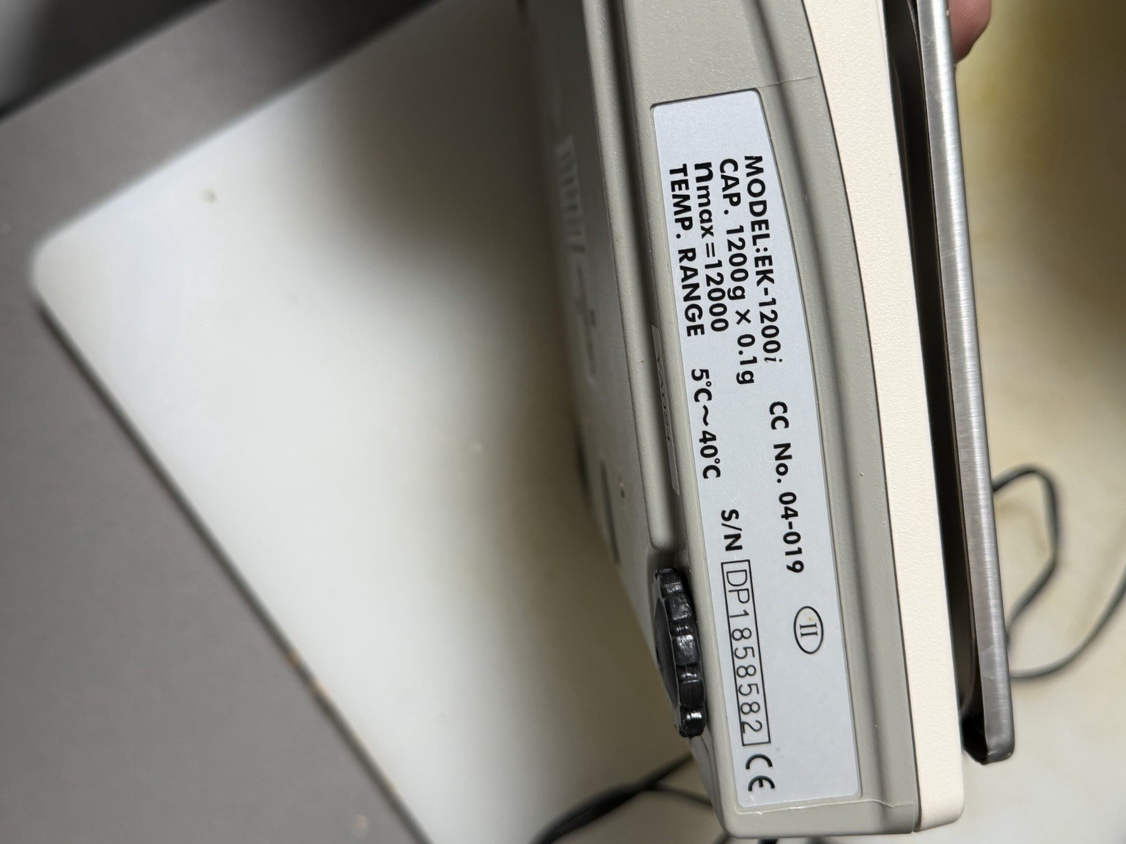 AND EK-1200i Top Loading Digital Balance Lab Scale 1200g x 0.1g