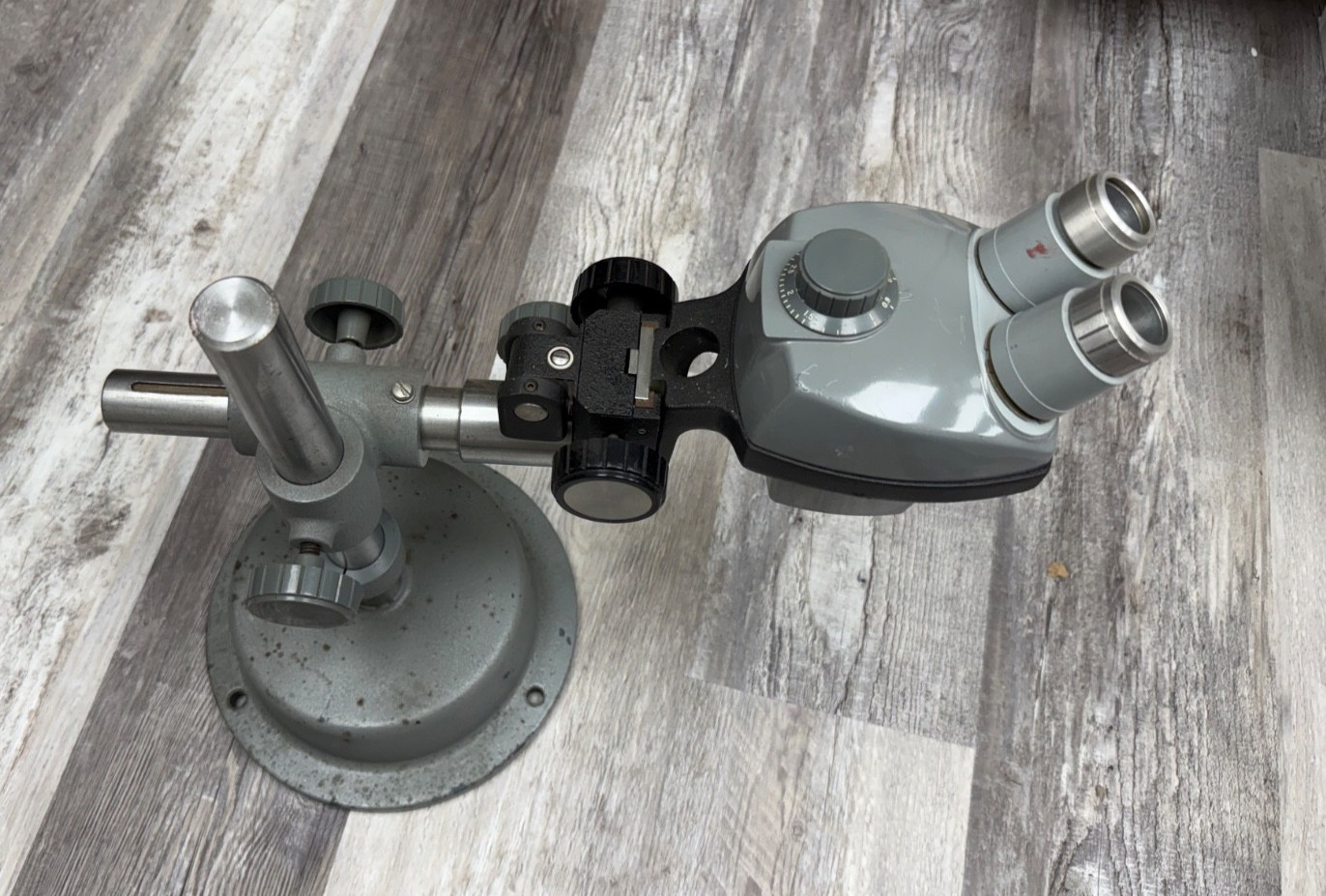 Bausch & Lomb StereoZoom Microscope w/Adjustable Boom Stand