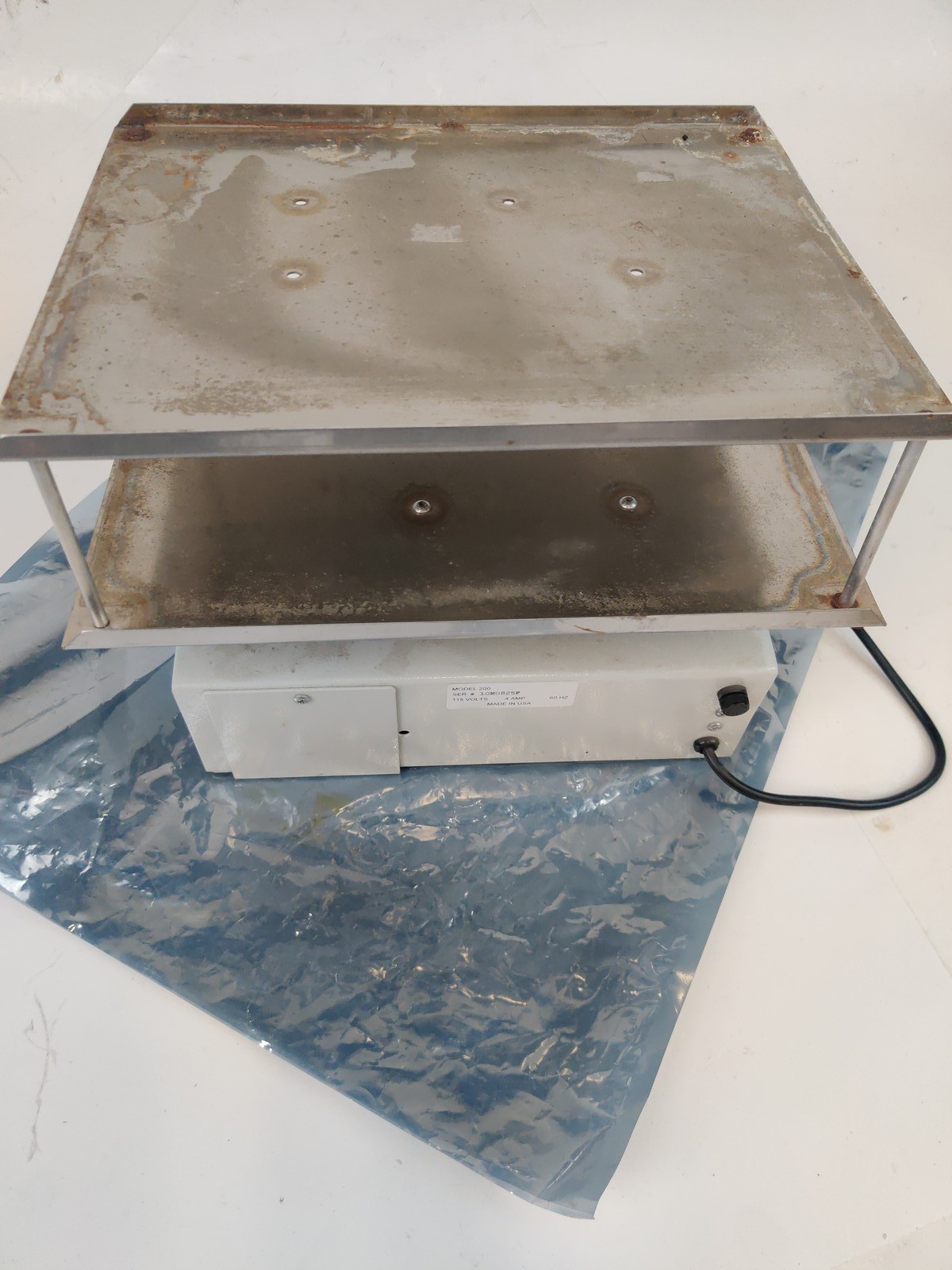VWR Rocking Platform Shaker Model 200 High Capacity 15.4 LB, 11″ x 14″ Tested
