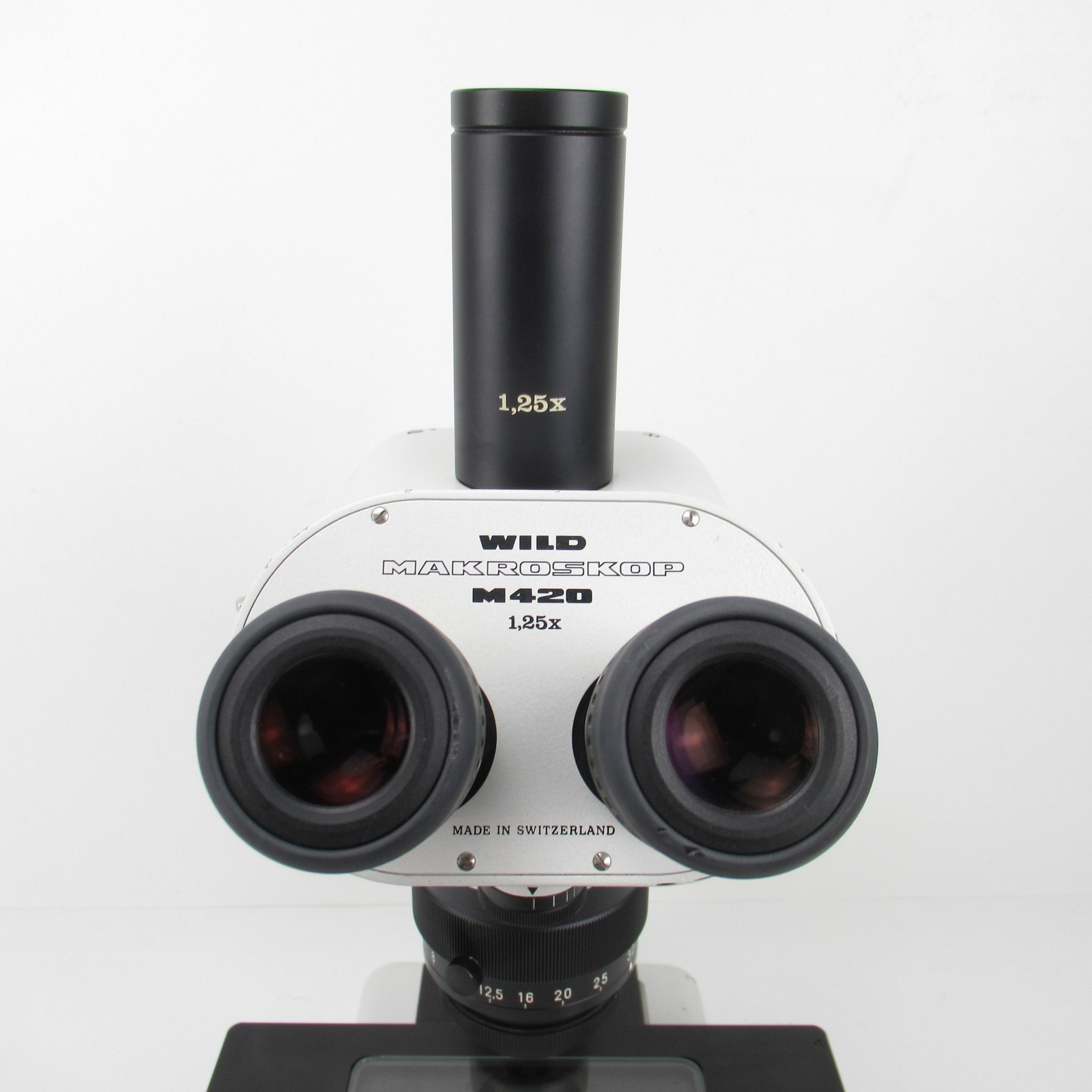 WILD MAKROSCOP M420 1:5 CONTINUOUS ZOOM MICROSCOPE W/ 10X EYEPIECES & LIGHT RING