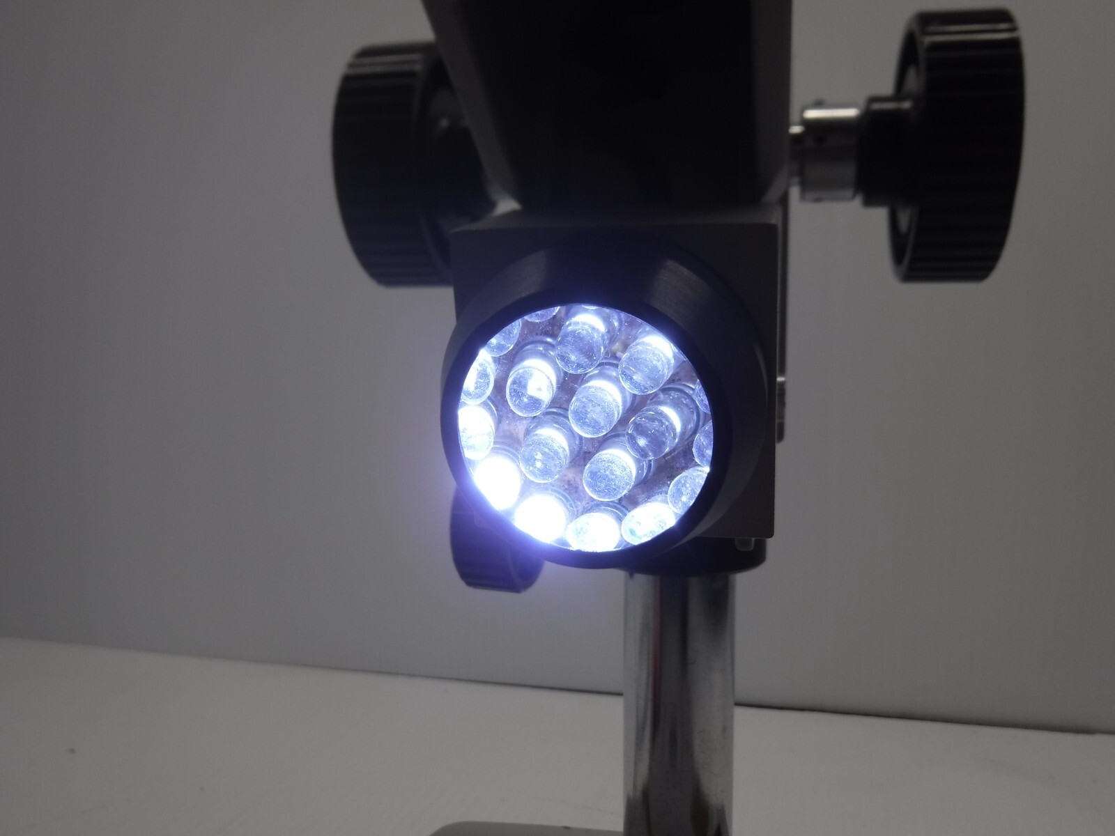 AC100 ~240V 50/60Hz 12V10W NO1107824 Duel LED Microscope Stand