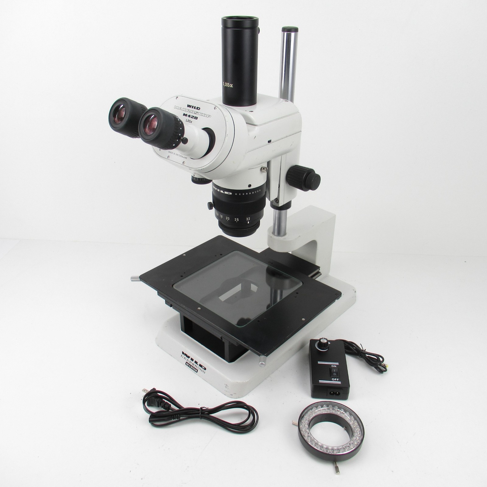 WILD MAKROSCOP M420 1:5 CONTINUOUS ZOOM MICROSCOPE W/ 10X EYEPIECES & LIGHT RING