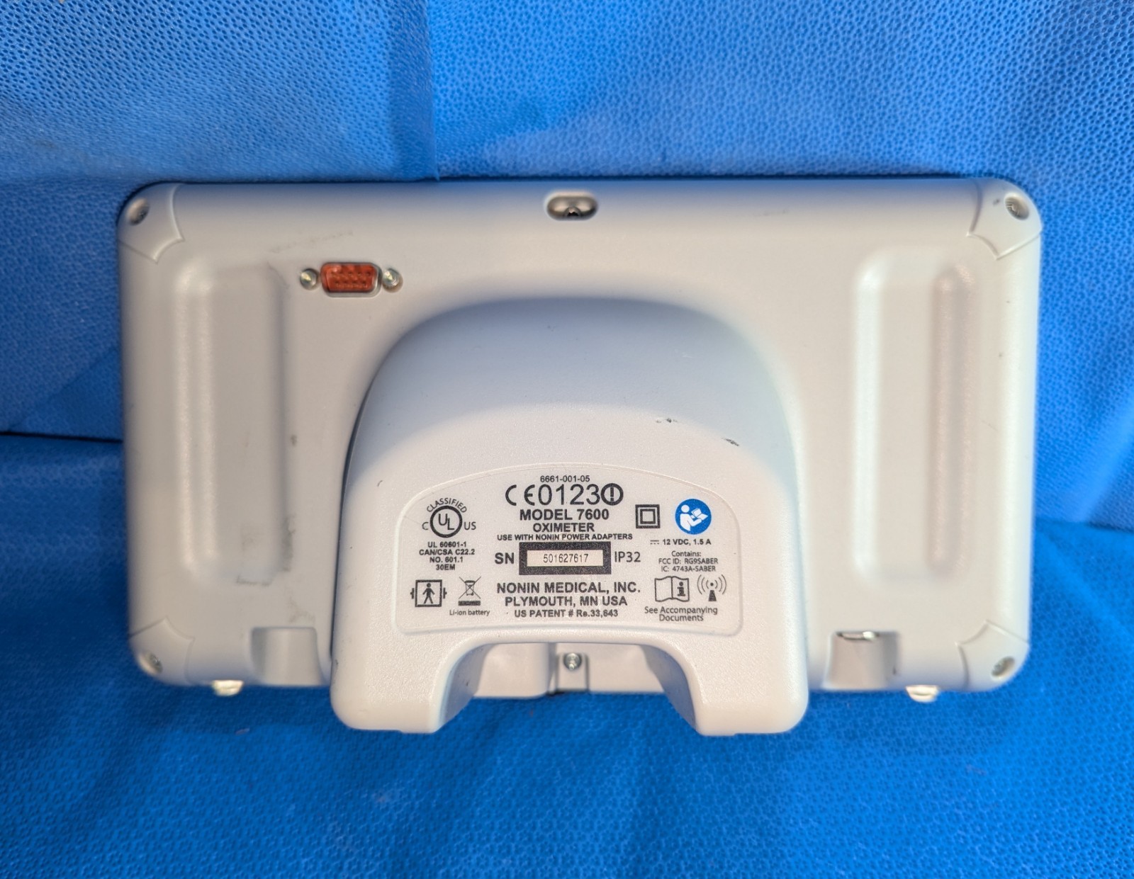 NONIN Medical Model 7600 Oximeter with Accessories