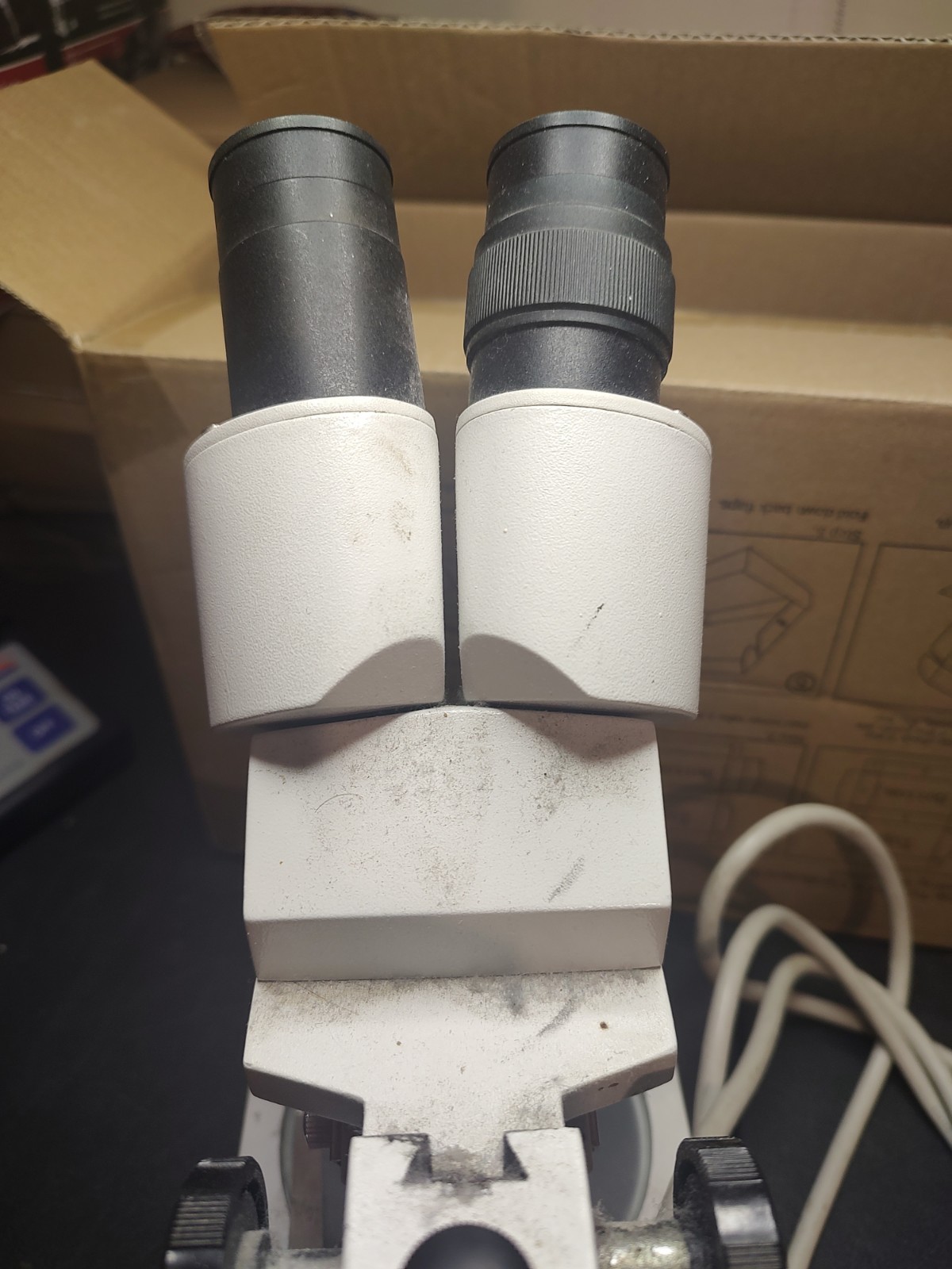 Unbranded? Lab Microscope WF 10X Backlit 2 Eyepieces Works Great