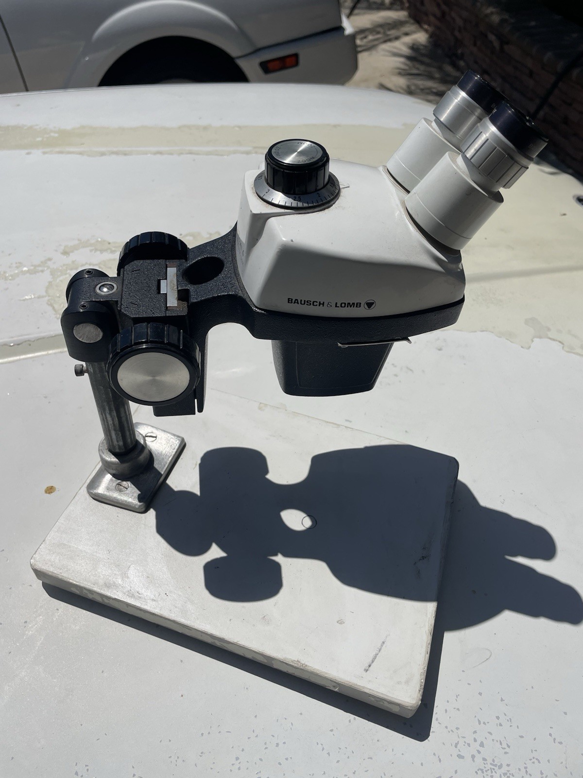 Bausch & Lomb StereoZoom 4 Microscope 0.7x to 3.0x w/ 20x Eyepieces