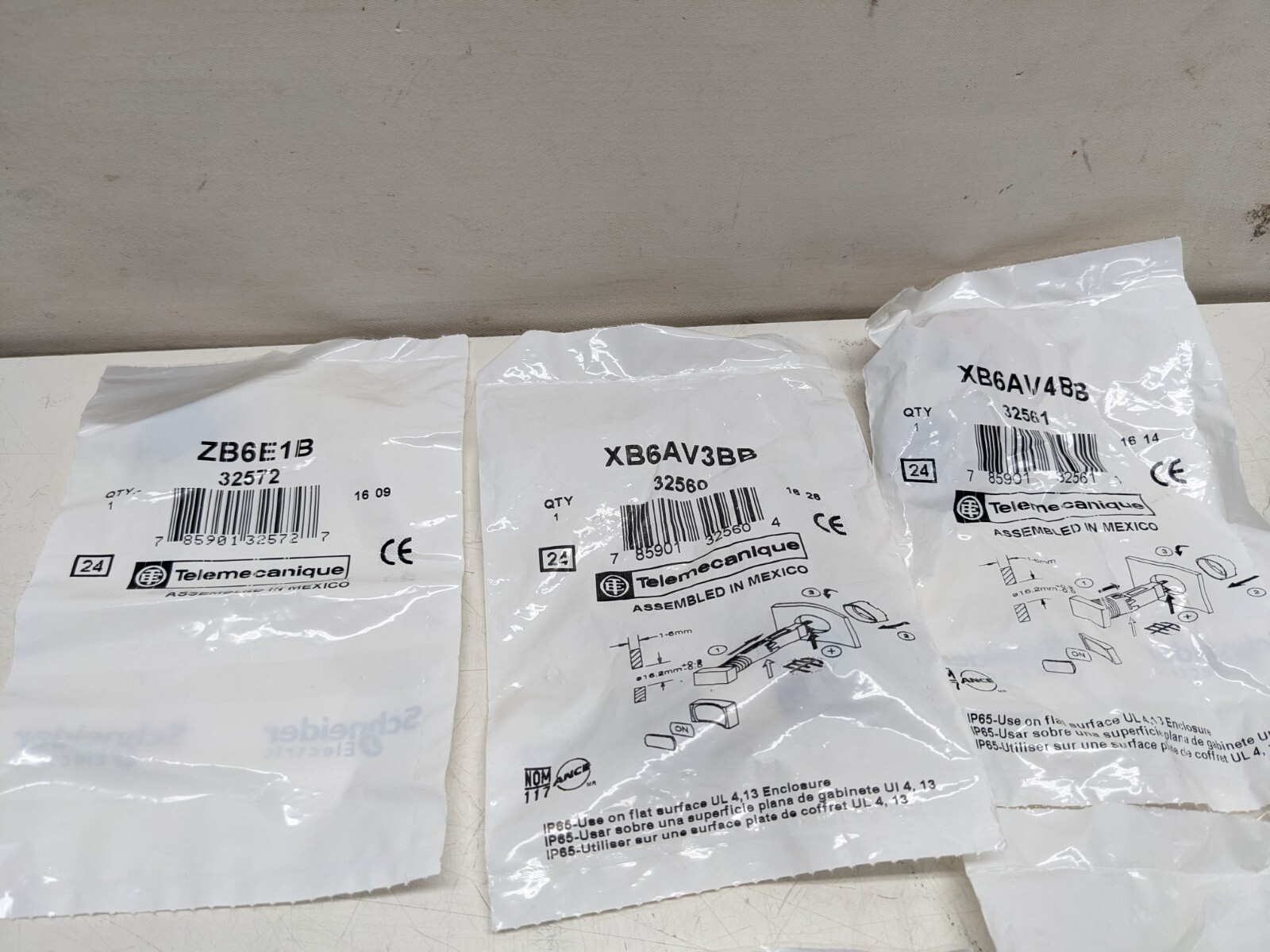 NEW: 6 Pcs Lot Schneider Electric XB6AV5BB, ZB6E1B, Telemecanique