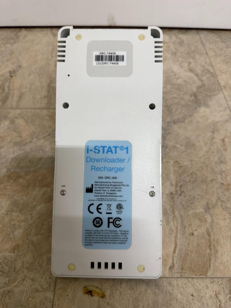 Abbott i-STAT 1 iSTAT1 MN: 300 Handheld Blood Hematology Analyzer System