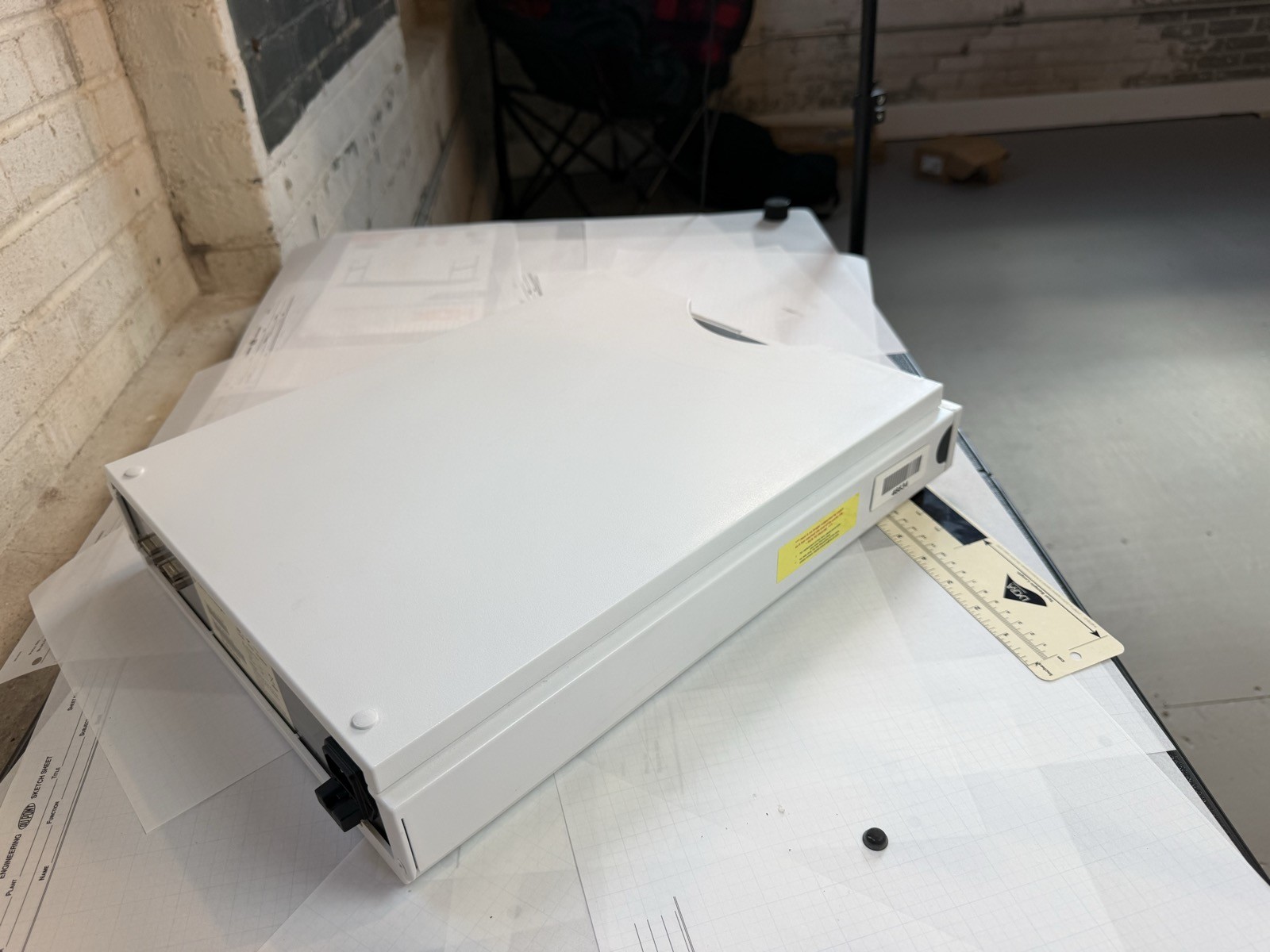Agilent 1200 G1379B Micro Vacuum Degasser HPLC S/N JP82010382 — Powers On