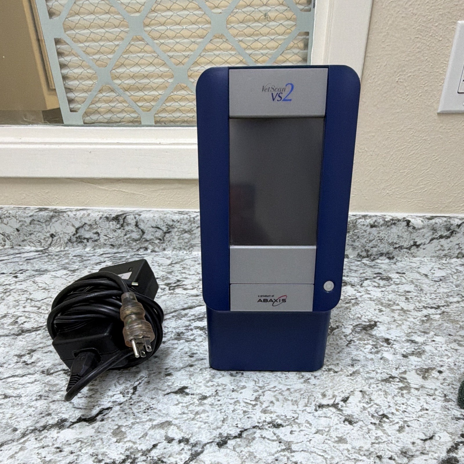 Abaxis VetScan VS2 Veterinary Chemistry Analyzer 1200-1000 w/ AC Adapter
