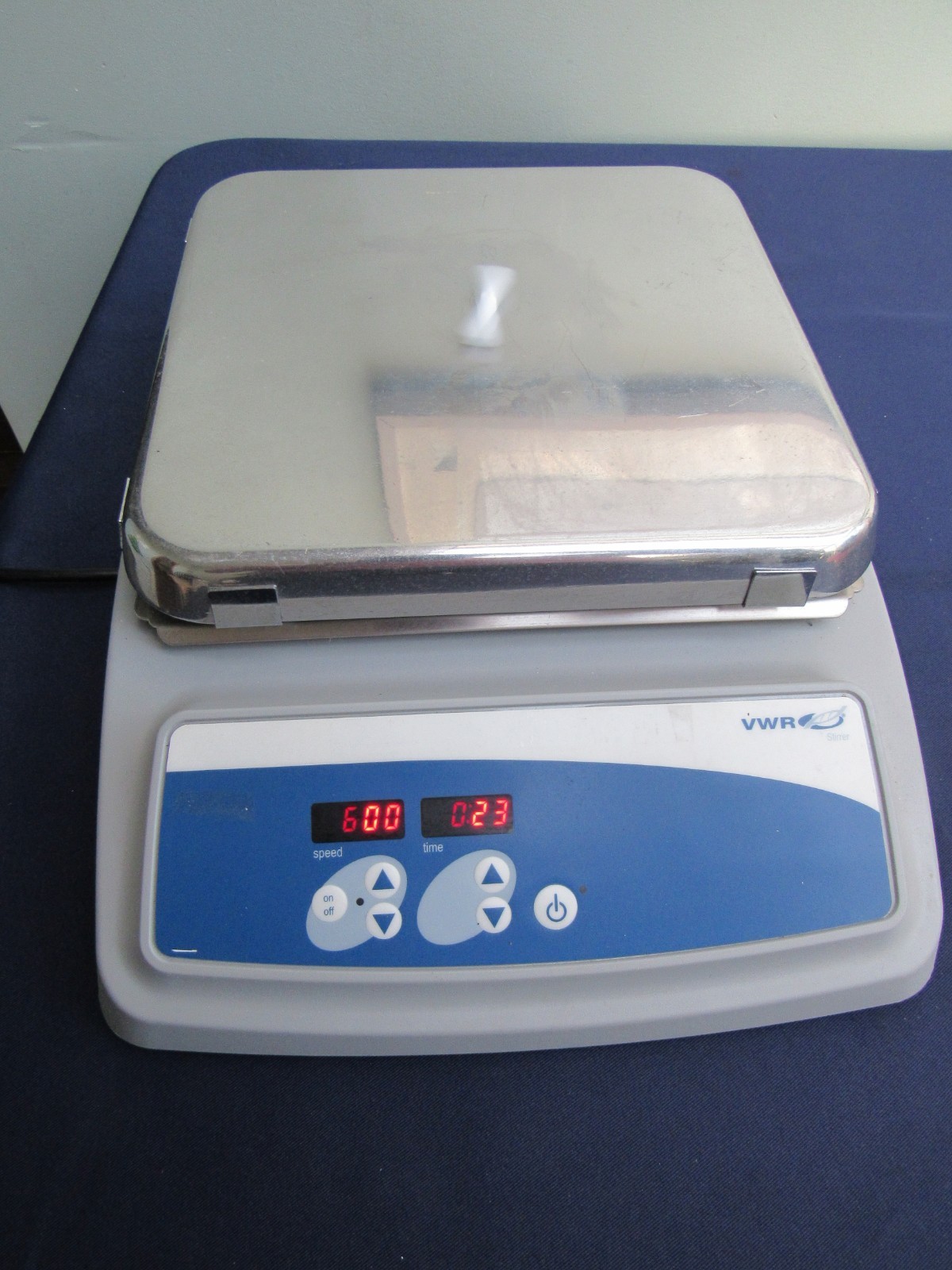 VWR 1600RPM Stirrer with 10.5 X 10.5 inch Aluminum Top digital GUARANTEED