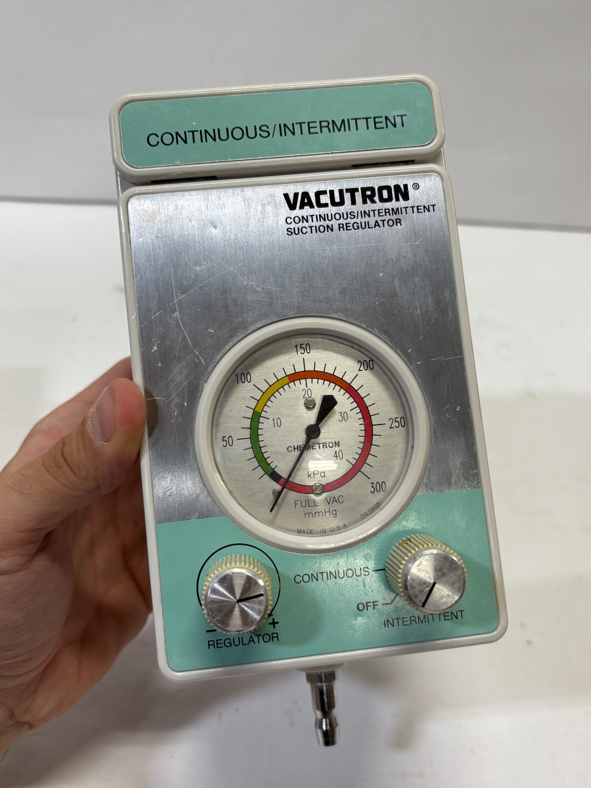 (LOT OF 2) Chemetron Vacutron 22-05-0532 Continuous/Intermittent Regulator
