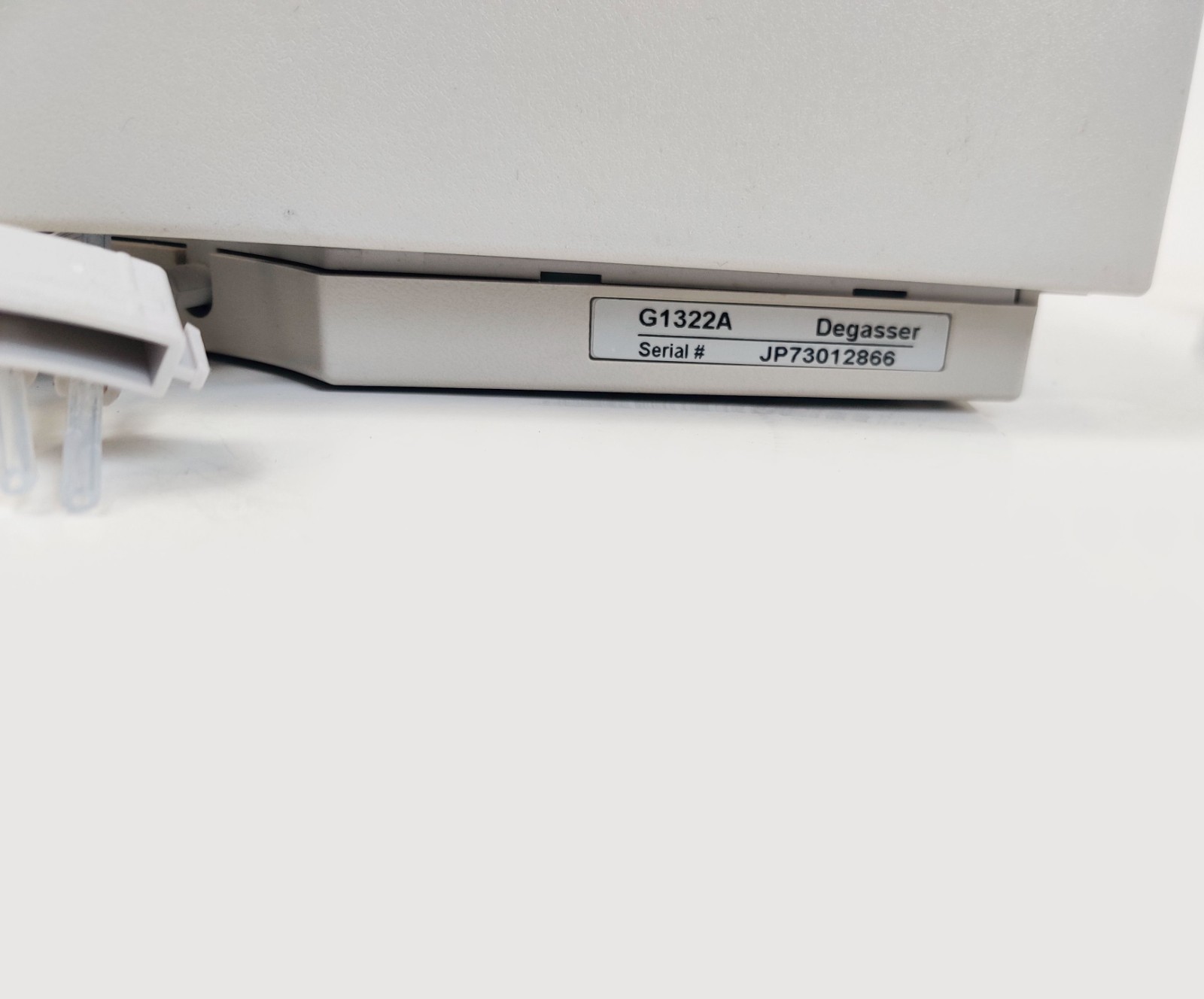 Agilent G1322A On-Line Vacuum Degasser 4-CH w Lid & Tray 1100 HPLC