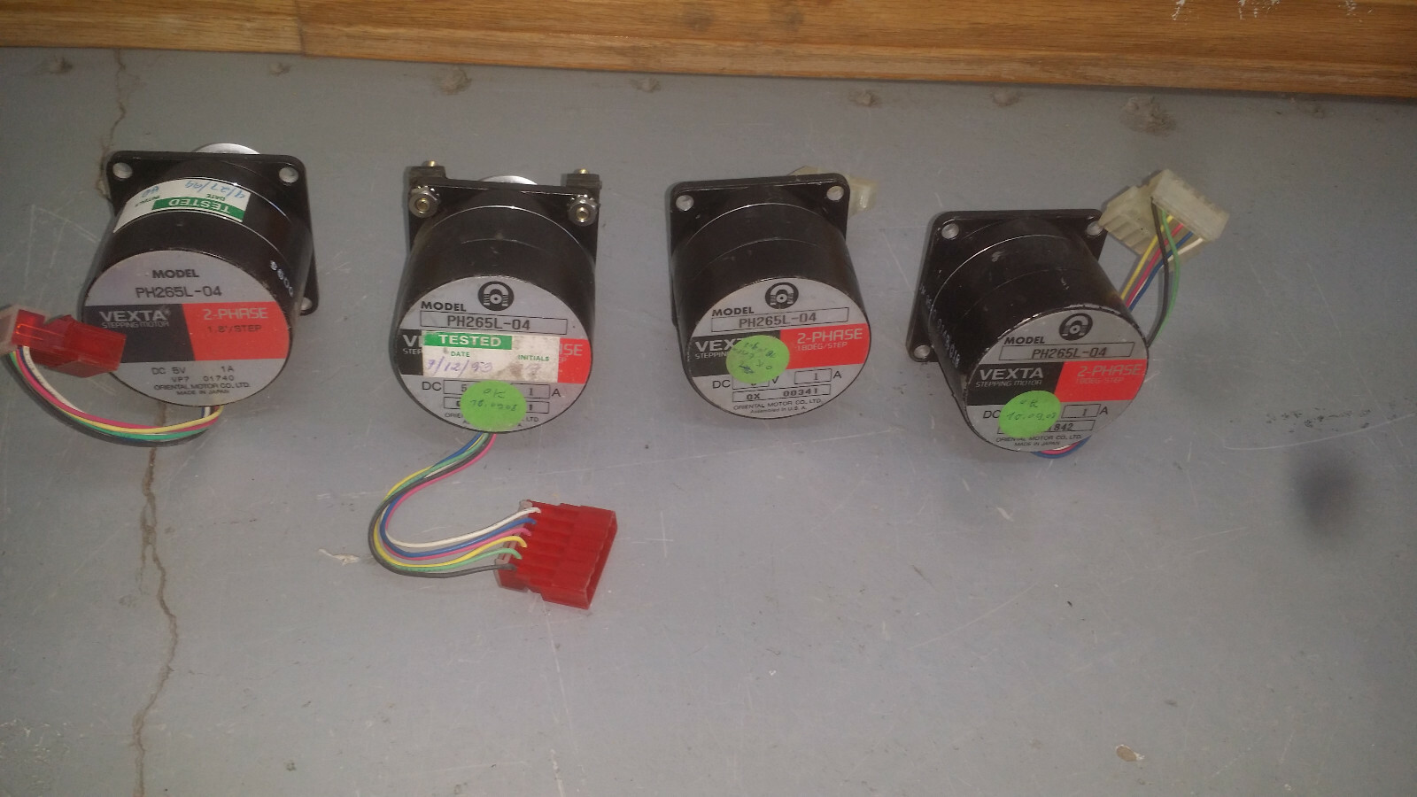 (1) Vexta PH265L-04 2-Phase Stepping Motor 5VDC 1A 1.8°/Step