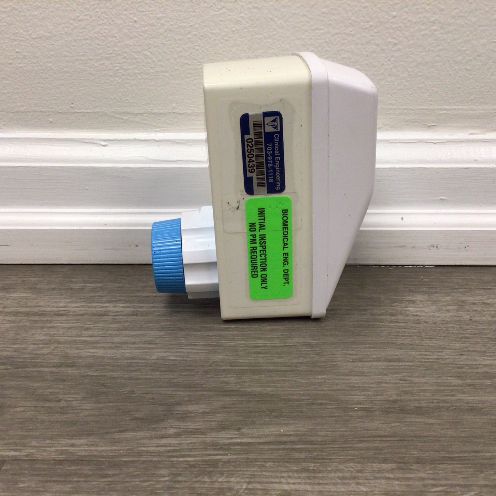 Lot of 9 PrecisionMedicalPM3400Pediatric Continuous Intermittent VacuumRegulator