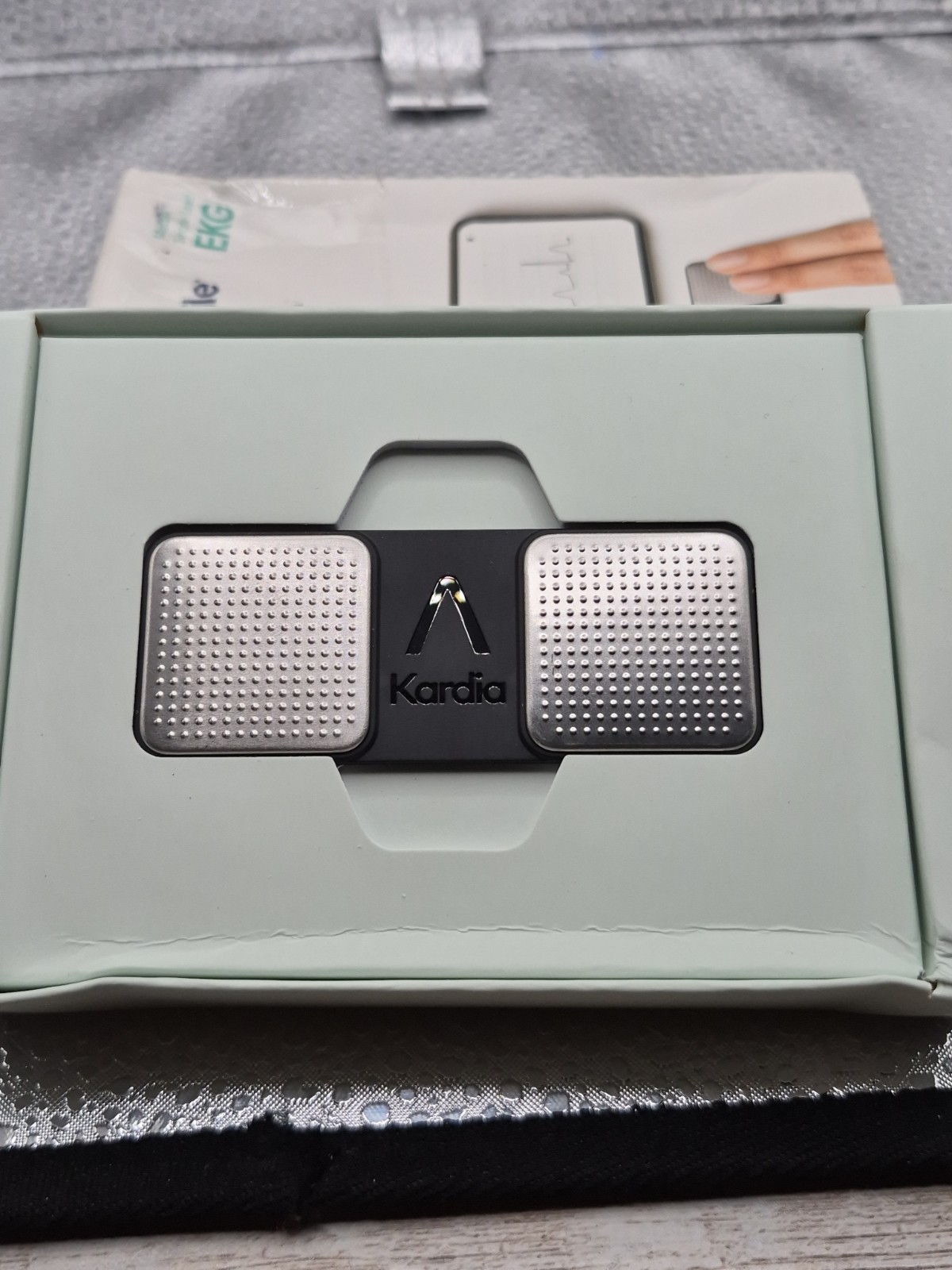 AliveCor KardiaMobile Mobile Single Lead EKG Heart Monitor Damaged Box