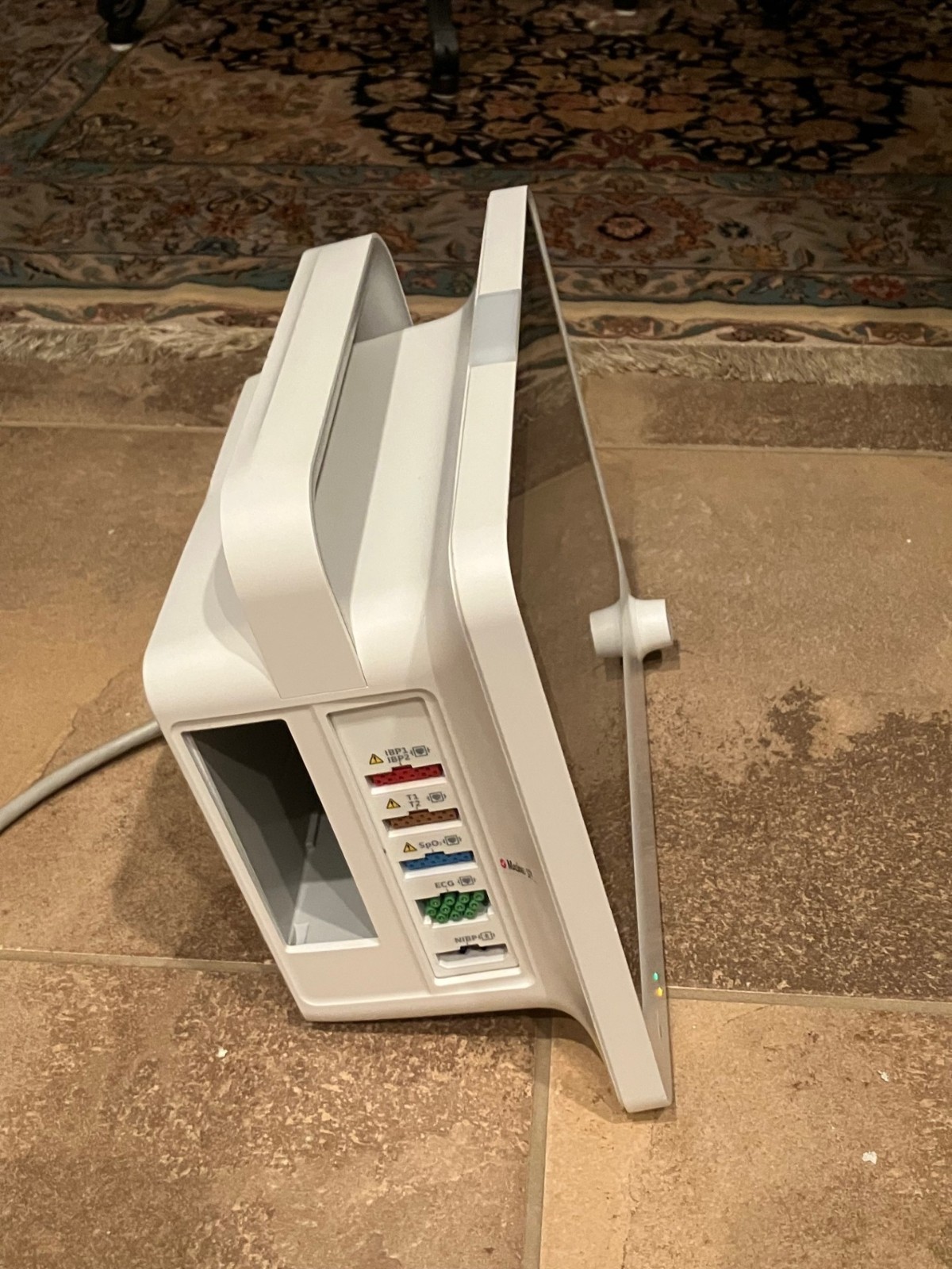 GE Carescape B125M Patient Monitor ECG, NIBP, SpO2, Temp – TESTED – See Listing
