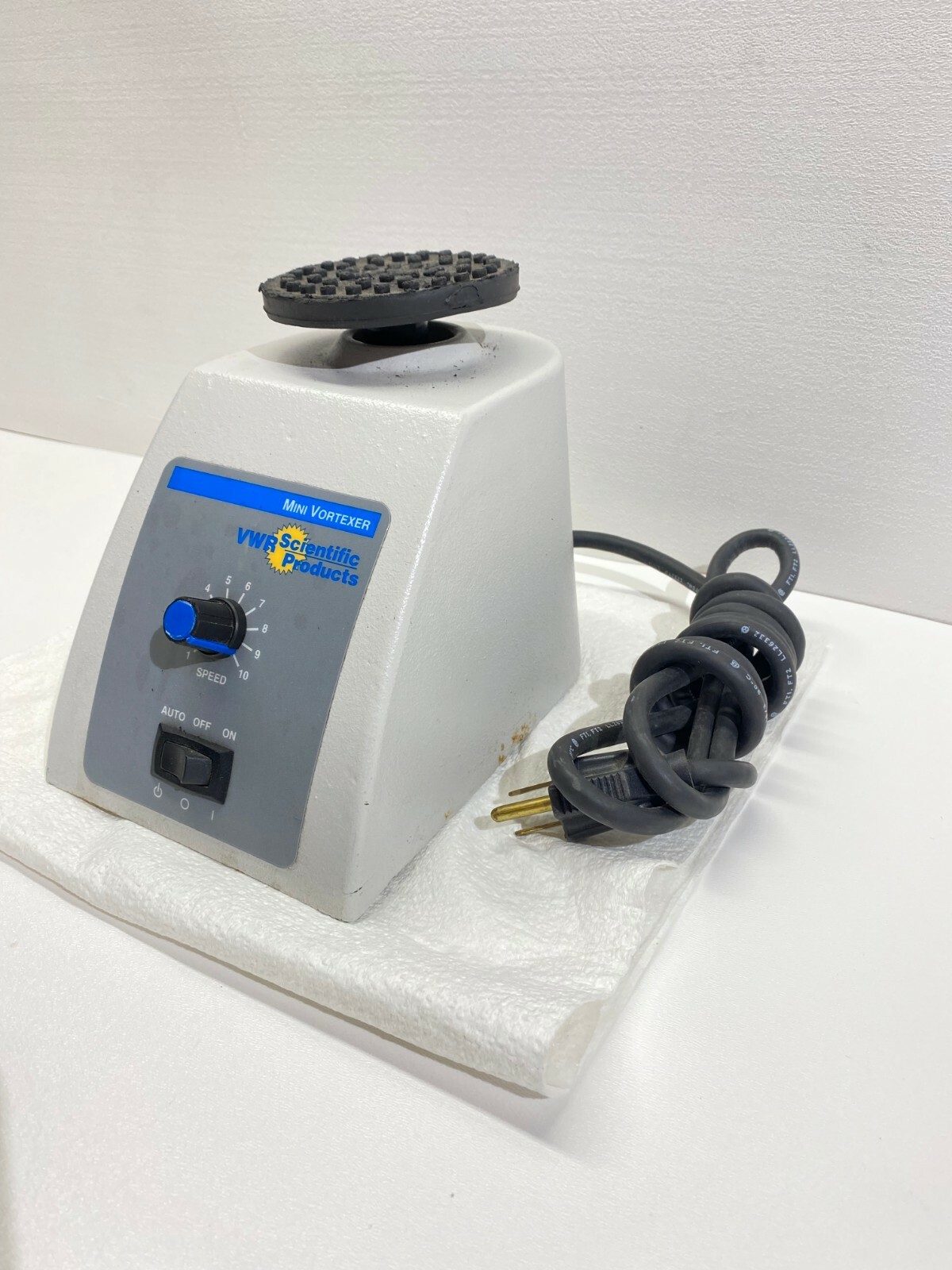VWR Mini Vortexer 58816-121 Model 945300 VM-3000 Flat Top With Warranty