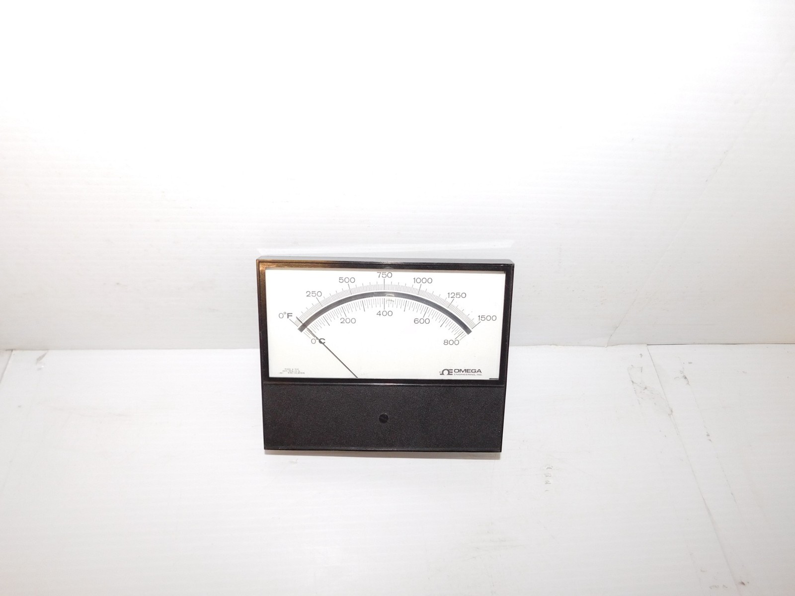 ^^ OMEGA SERIES 7000 ANALOG PYROMETERS TYPE K T/C (PLM32)