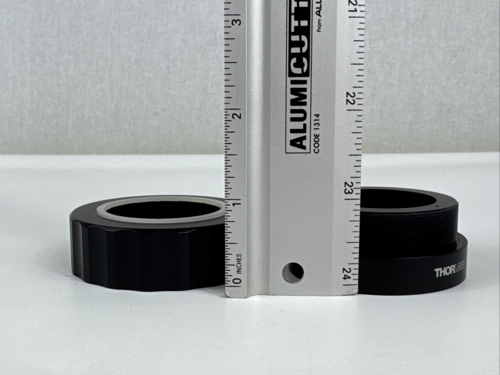 Thorlabs Adjustable Height Collar for Ø1.5″ Posts, M6 x 1.0 Locking Screw