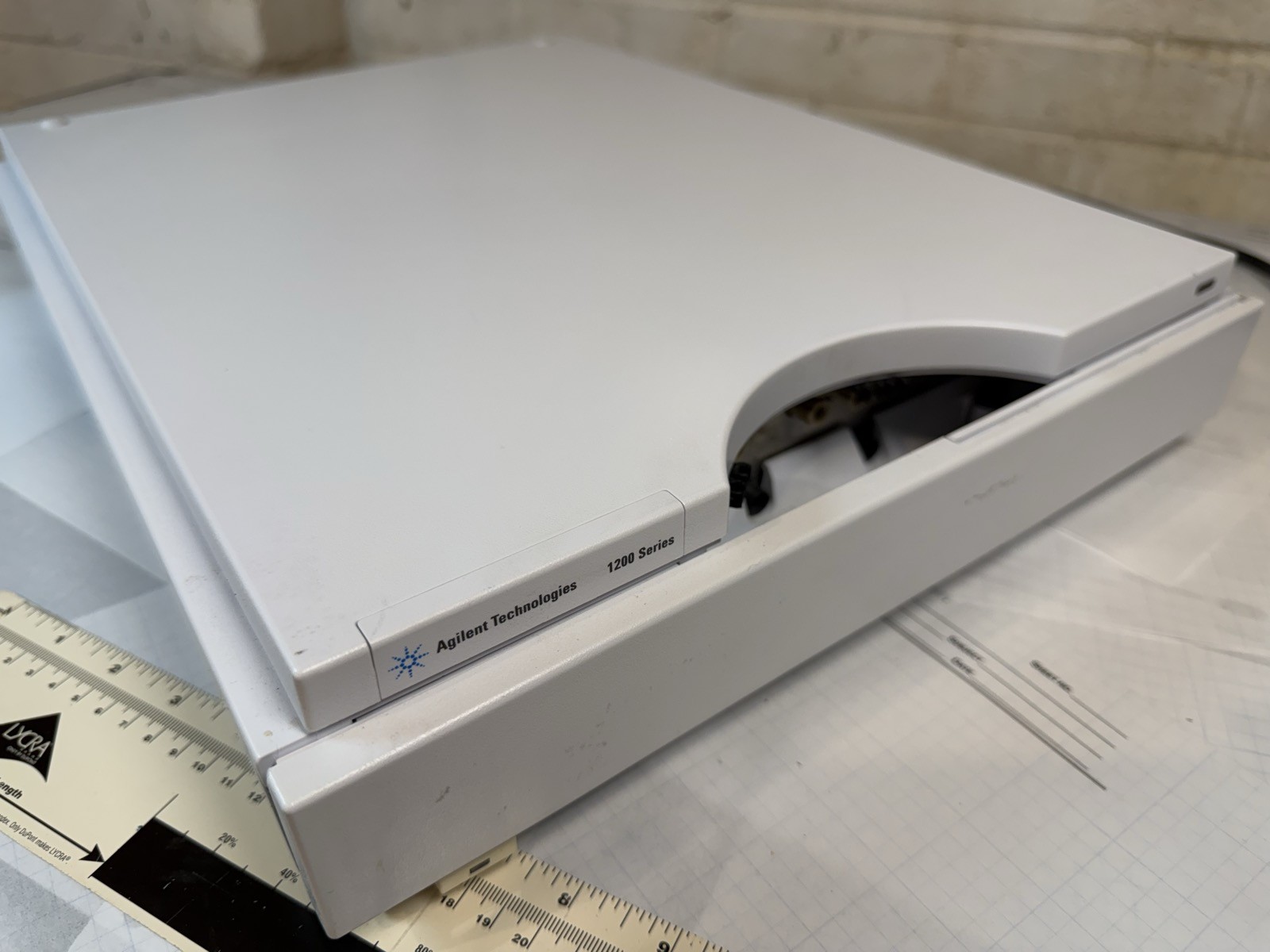 Agilent 1200 G1379B Micro Vacuum Degasser HPLC S/N JP60802244 — Powers On