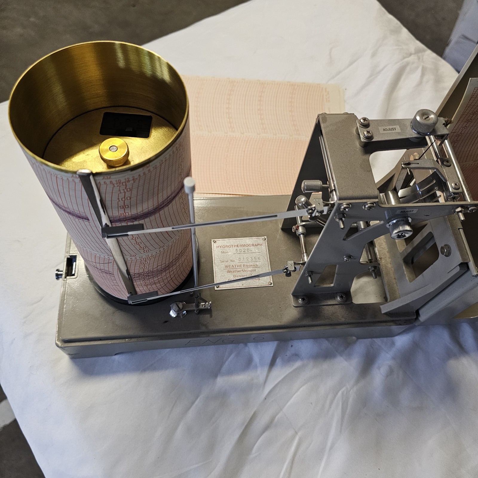 Qualimetrics Weather Measure Hygrothermograph 005020-A Chart Recorder Analog