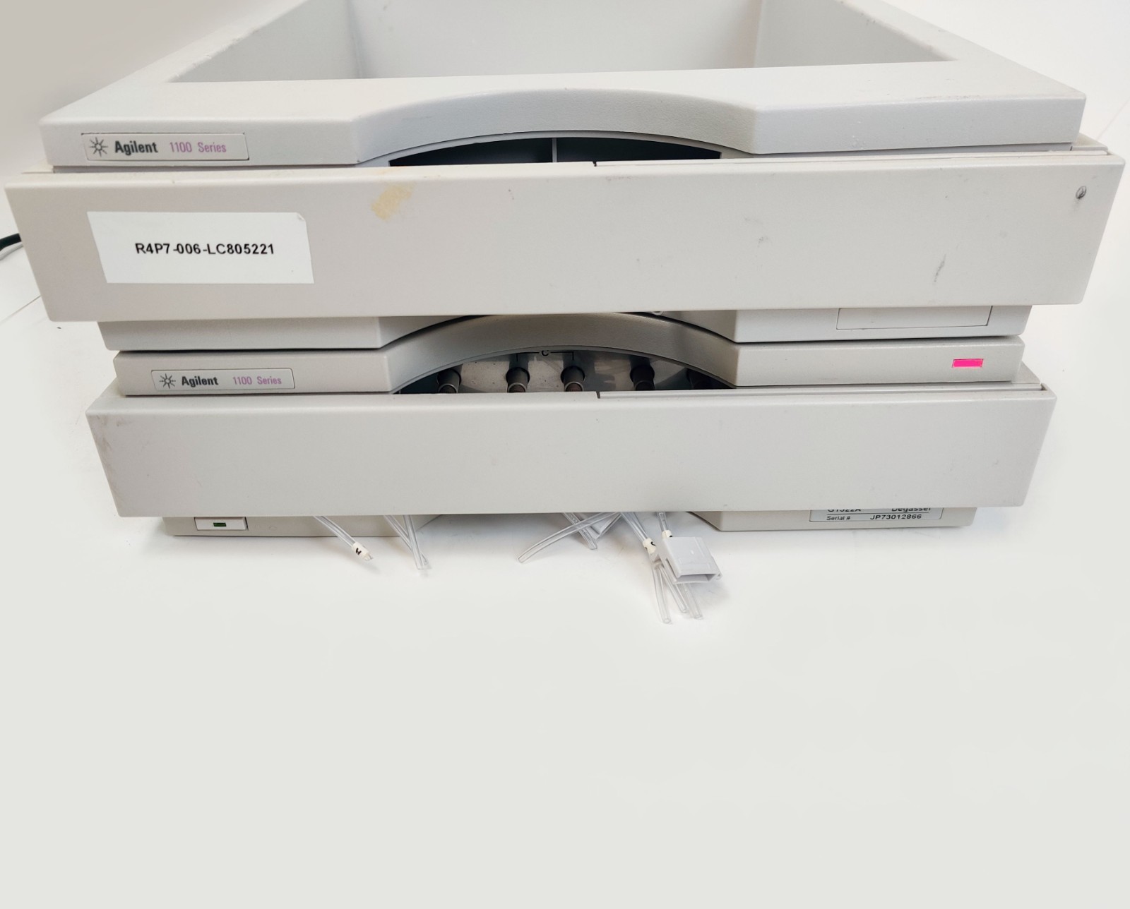 Agilent G1322A On-Line Vacuum Degasser 4-CH w Lid & Tray 1100 HPLC