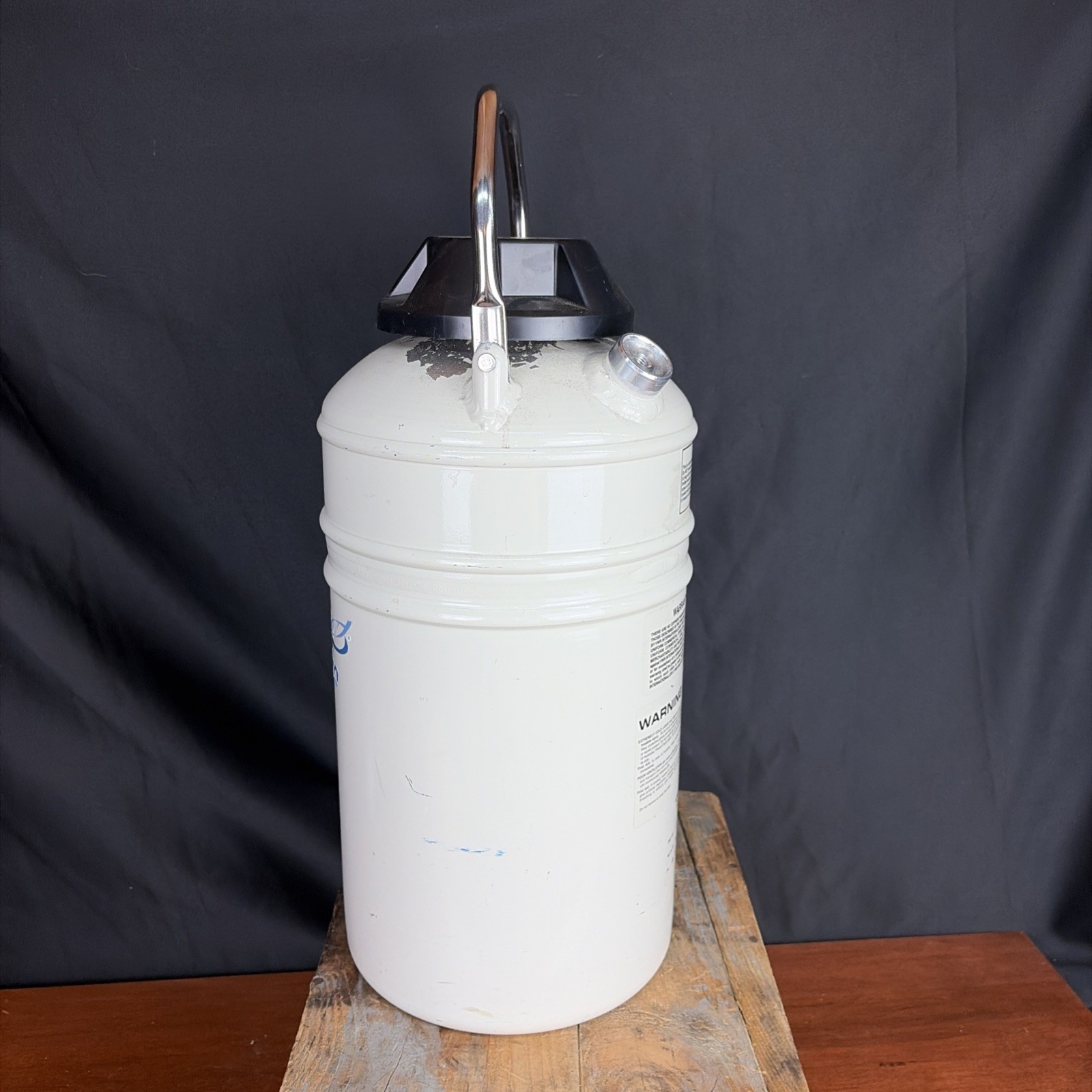 VWR CryoPro Liquid Nitrogen Dewar L-5