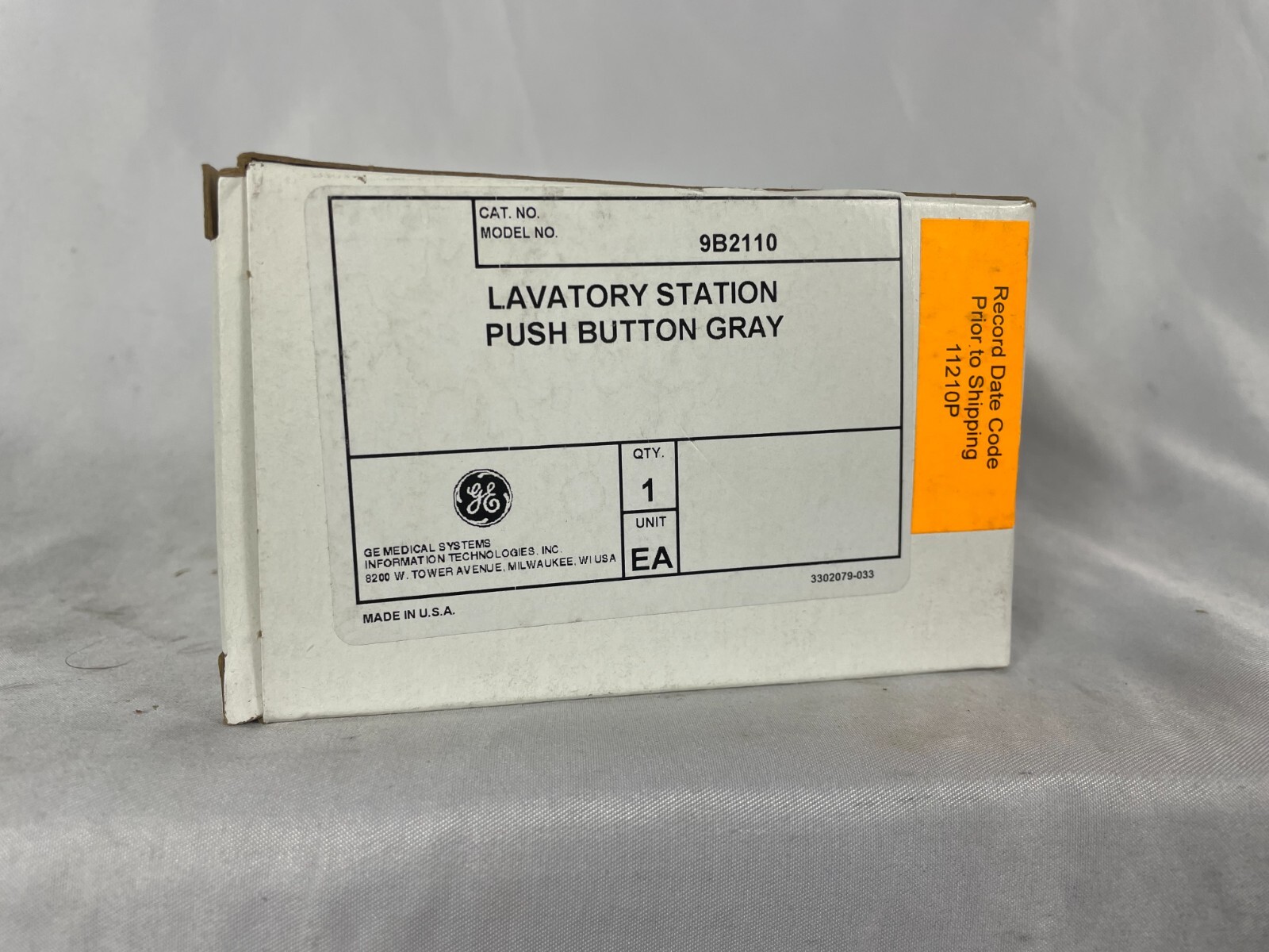 GE Medical Systems lavatory station push button grey 9b2110