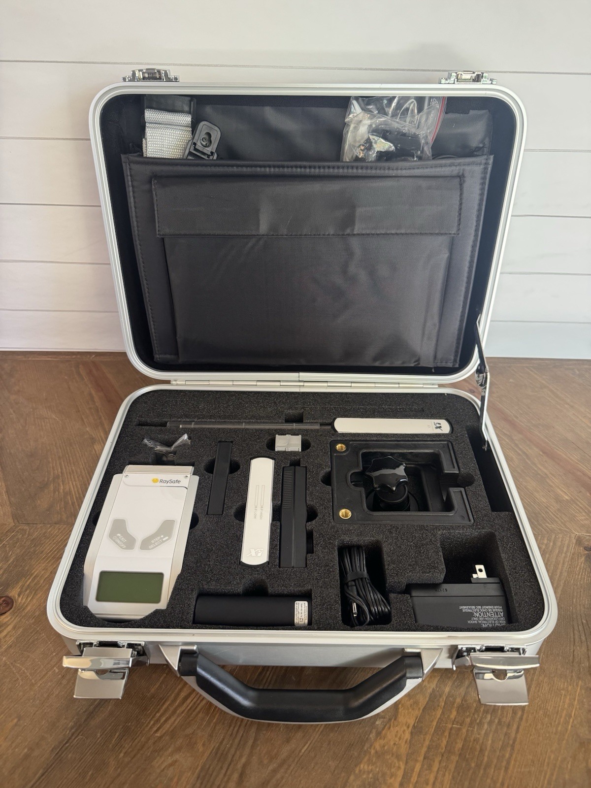 Unfors RaySafe Xi 8201023-D base Unit with Detectors -New/Old Stock- Please Read