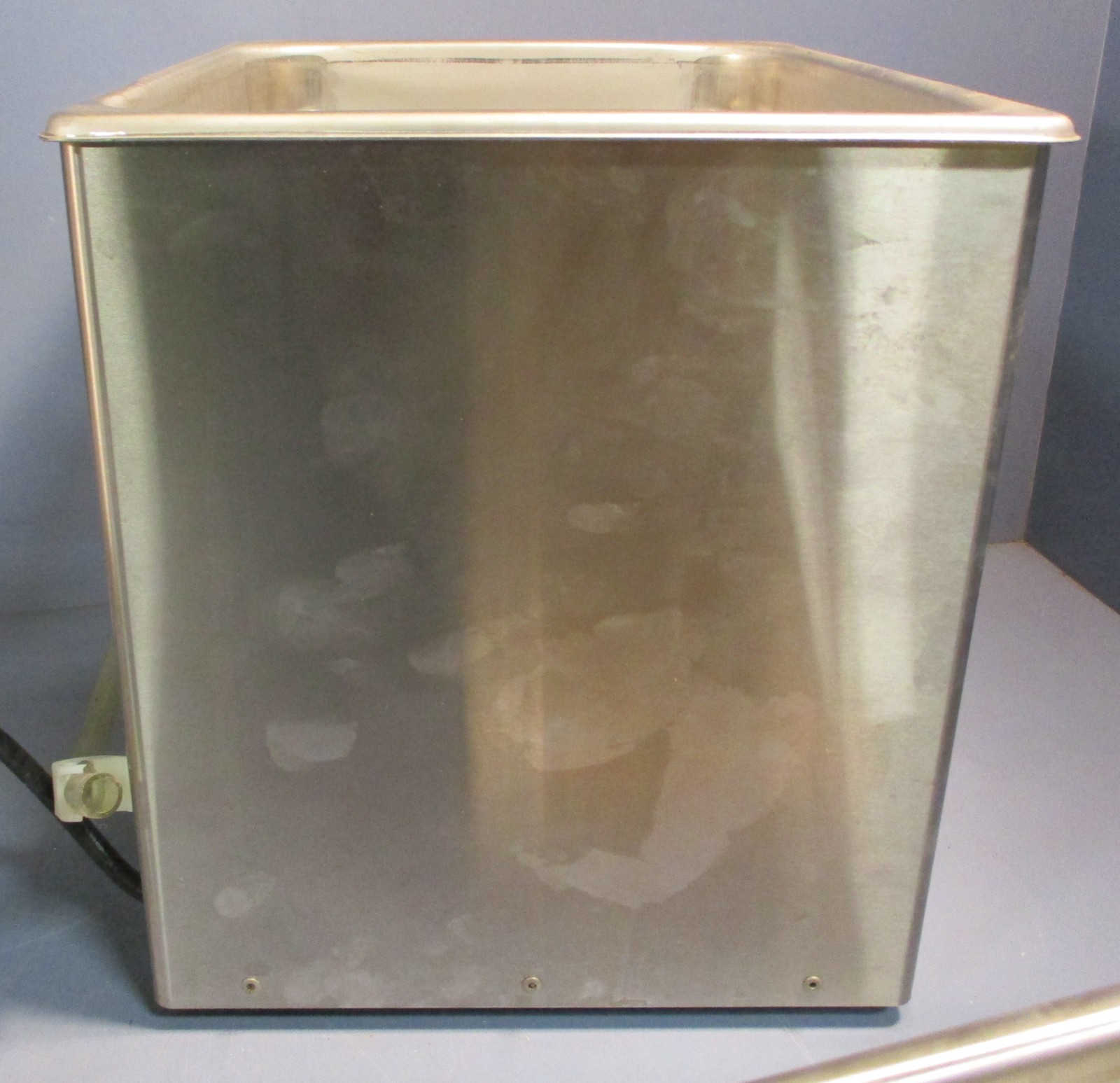 VWR Scientific 250HT Ultrasonic Cleaner w/ Lid and Manual 2.5Gal 120V 6A 50/60Hz