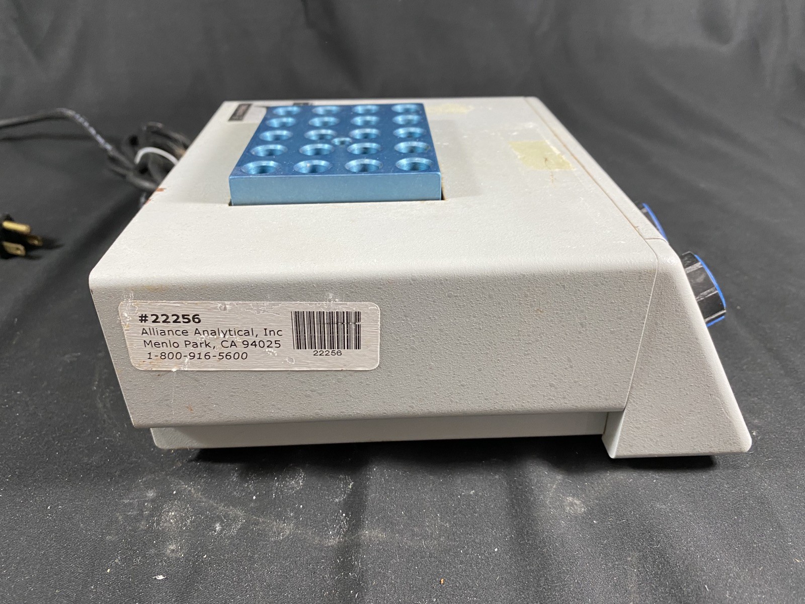 VWR 120V 100W 50/60Hz Standard Heatblock With 20 Hole Block Cat. No. 13259-030