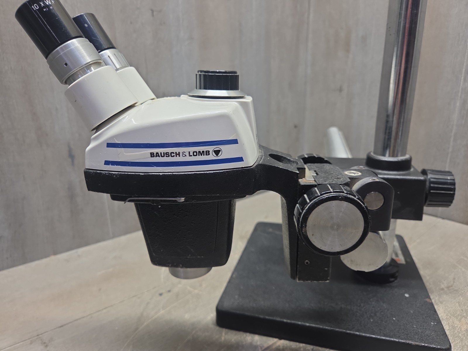 Bausch StereoZoom 1.0x-2.5x Stereo Microscope + Stand
