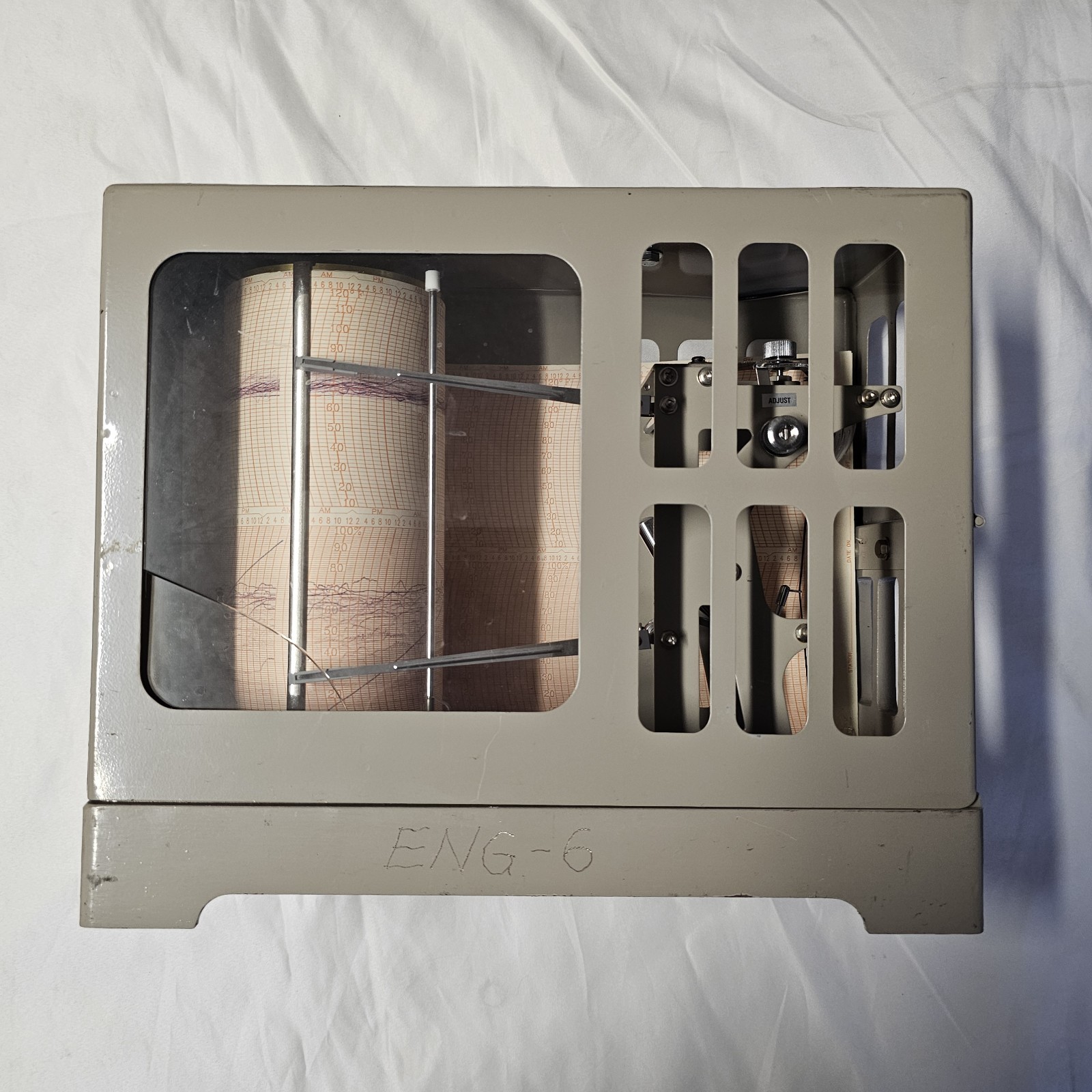 Qualimetrics Weather Measure Hygrothermograph 005020-A Chart Recorder Analog