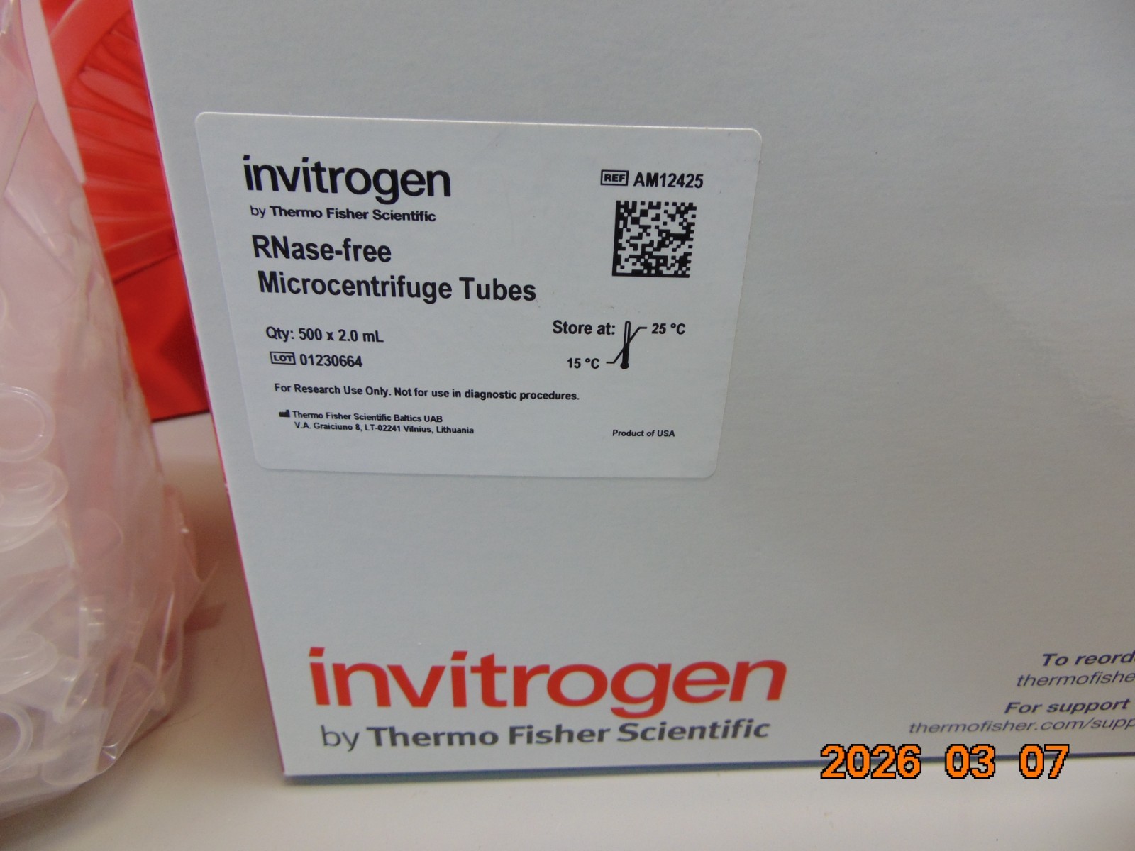 1 BOX OF 500 Thermo Invitrogen AM12425 RNase-Free 2 mL Microfuge Tubes