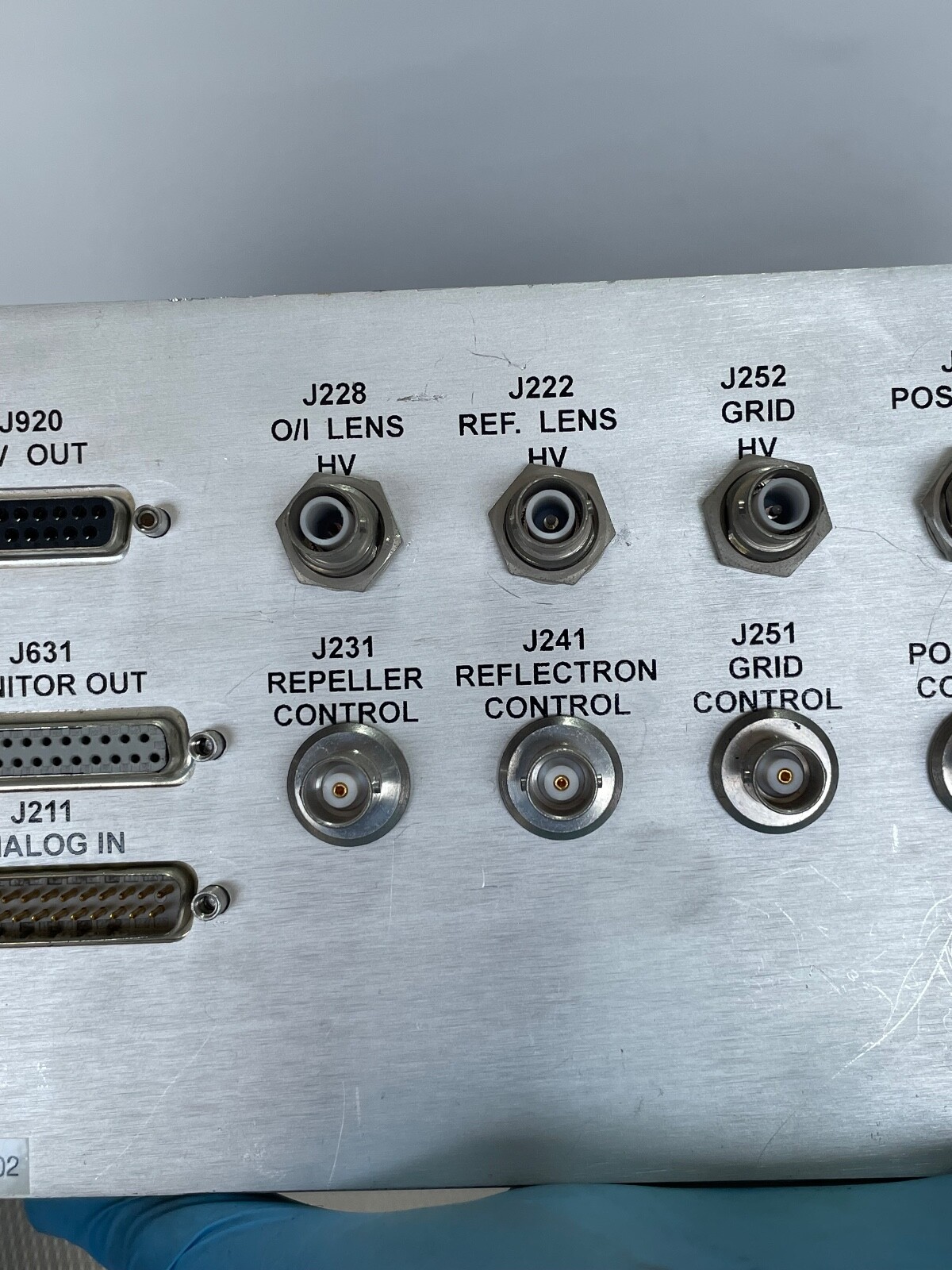 BRUKER INSTRUMENT HV 100-240V 50/60HZ 2A 250V – Used, with Scratches
