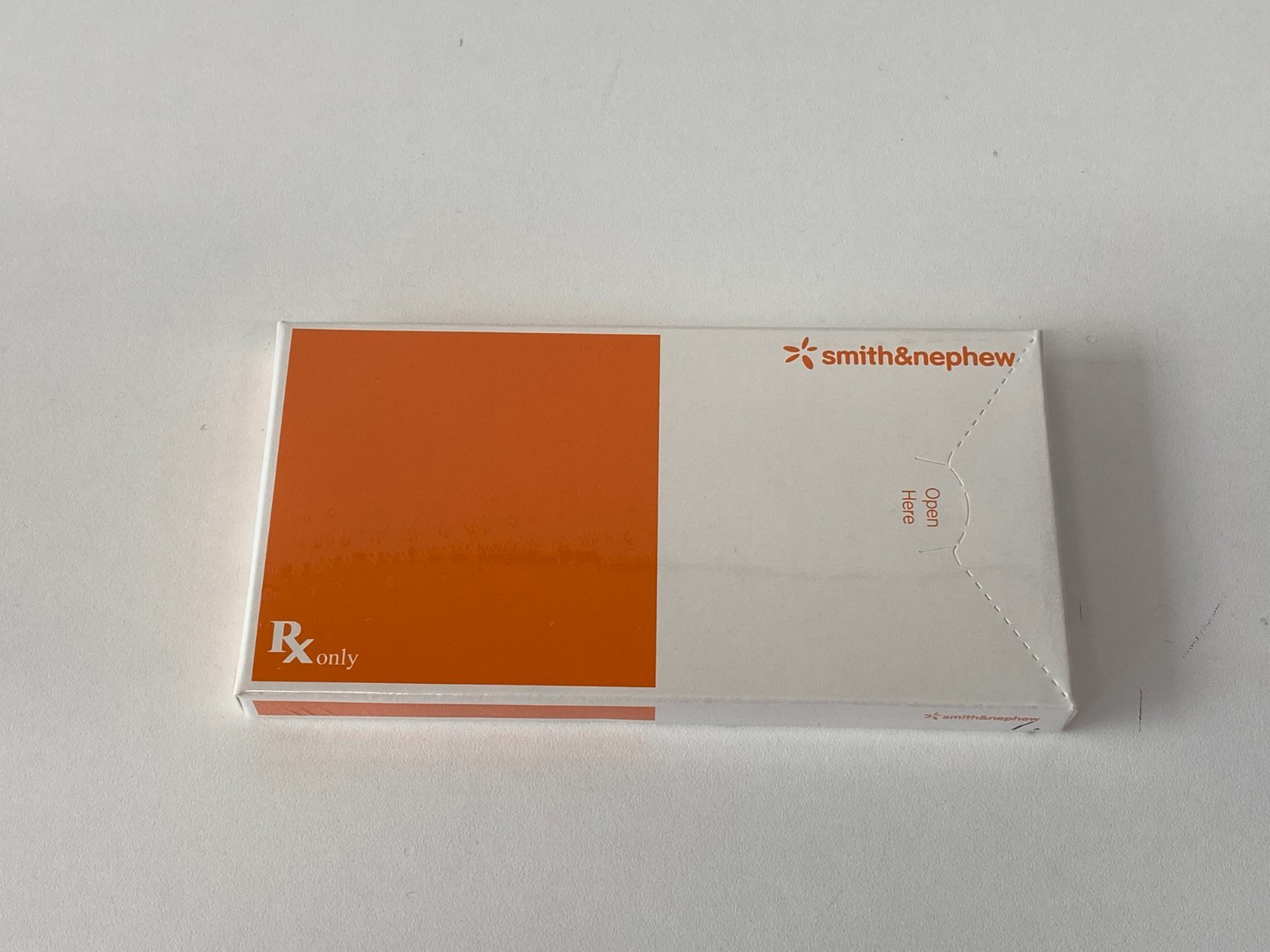 SMITH & NEPHEW 2.5 MM Locking Screw-16 MM 71802416 Exp.2027-10 (*C7)