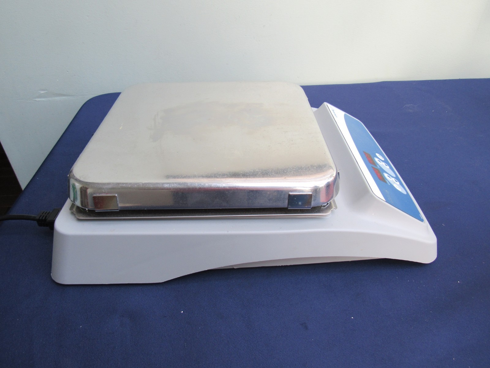 VWR 1600RPM Stirrer with 10.5 X 10.5 inch Aluminum Top digital GUARANTEED