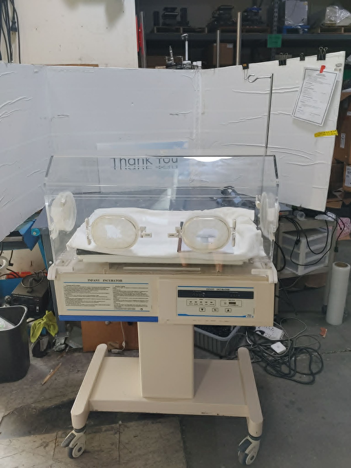 Medmay B-800 Infant Incubator Tilting w Transparent Cover/Camera O2 Sensor