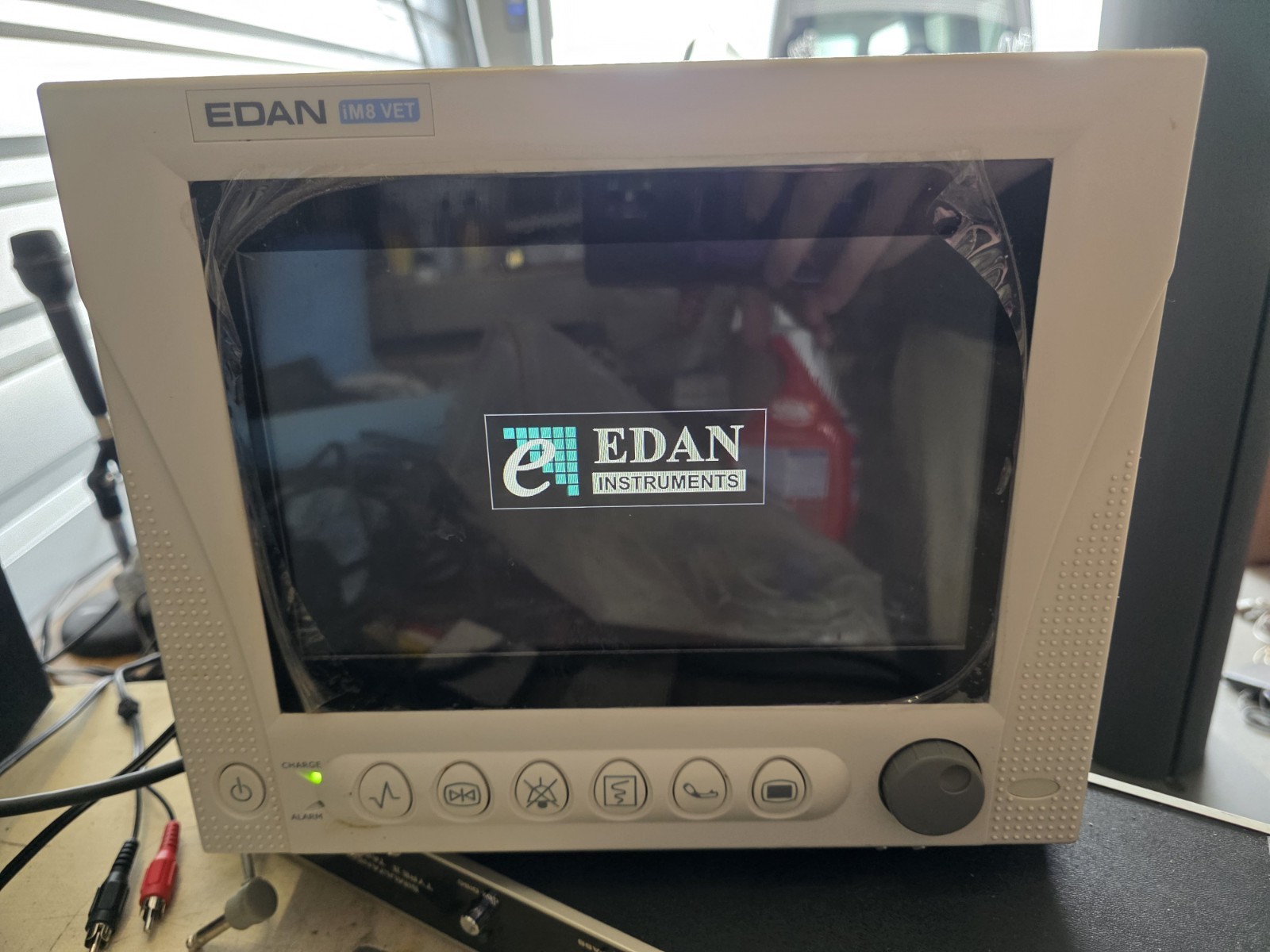 Edan iM8 VET Veterinary Pet Animal Patient Monitor With Attachments Tested Works
