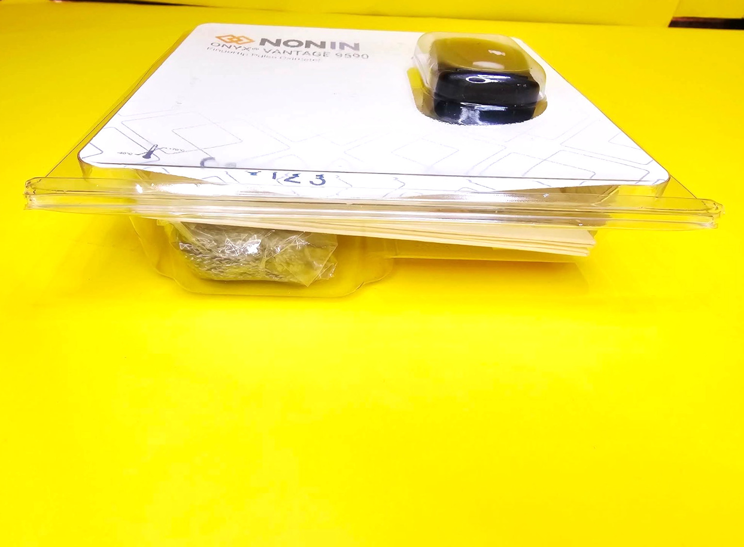 ⚡BRAND NEW⚡NONIN ONYX VANTAGE 9590 FINGERTIP PULSE OXIMETER ADULT PEDIATRIC USE⚡