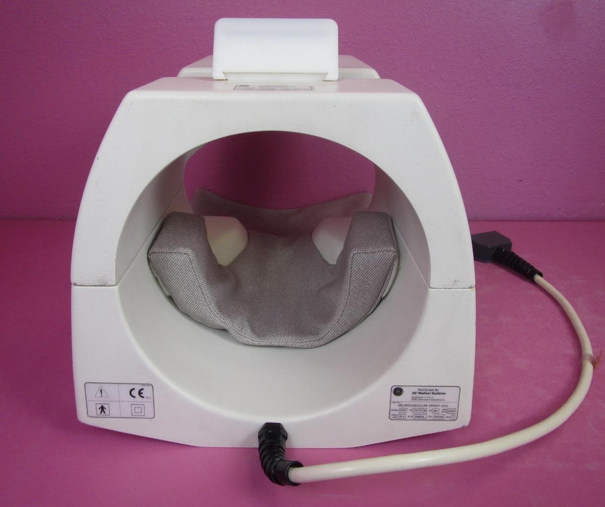 GE HNC 100137M 1.5T MRI Head Neck Neurovascular Array Coil w/ Pads & Mirror